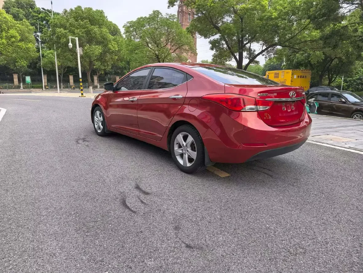 Hyundai Elantra