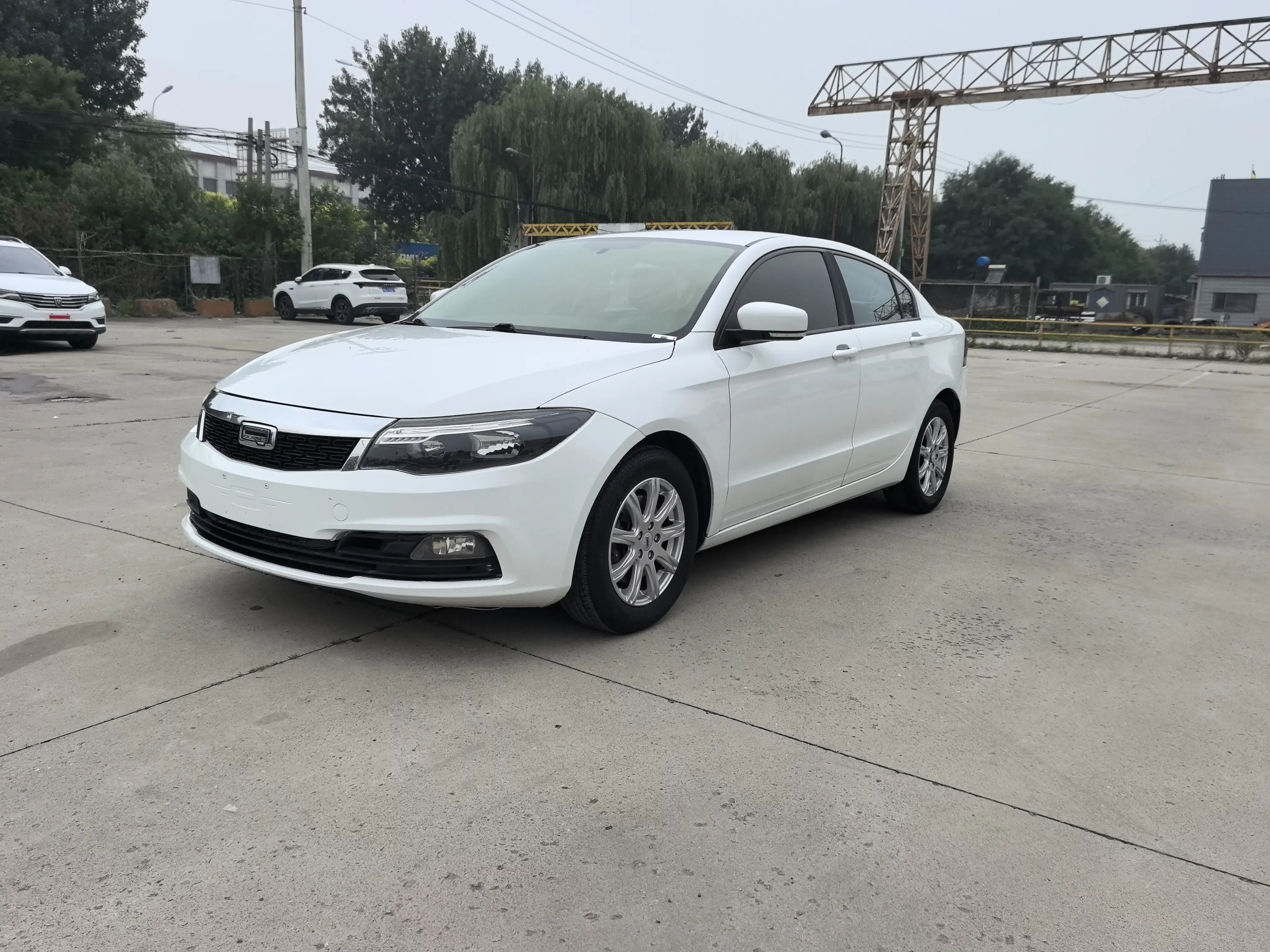 Qoros 3  из Китая