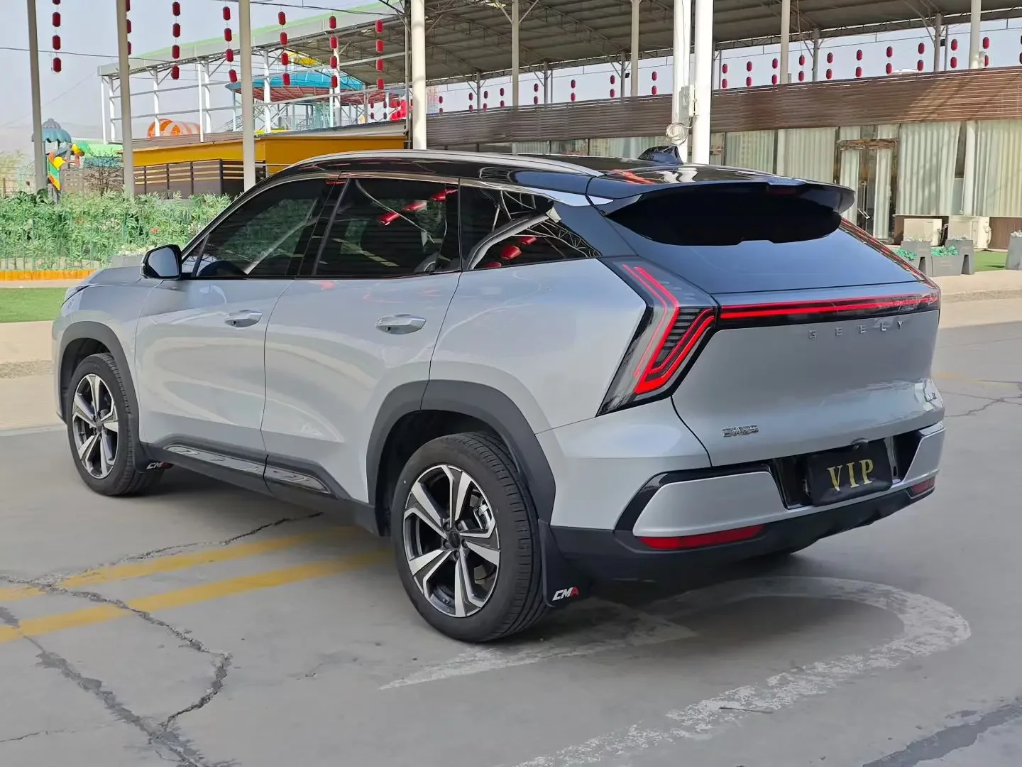 Geely Atlas L