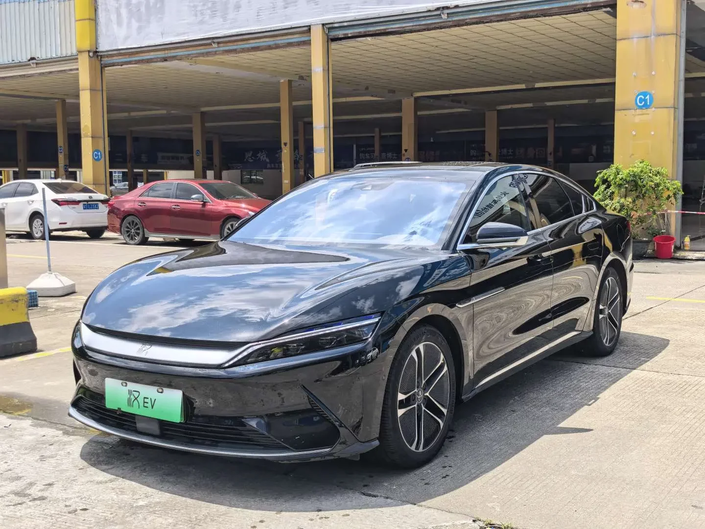 BYD Han EV