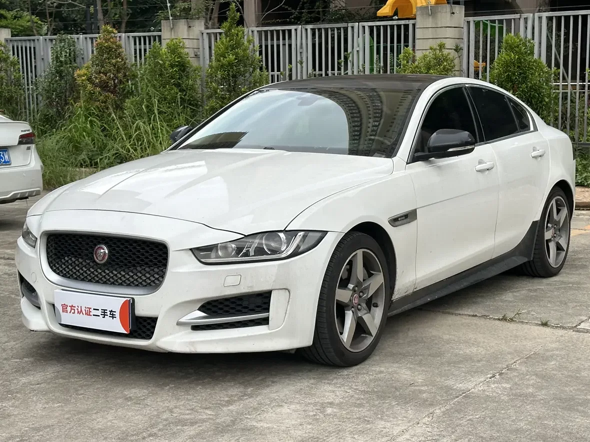 Jaguar XE