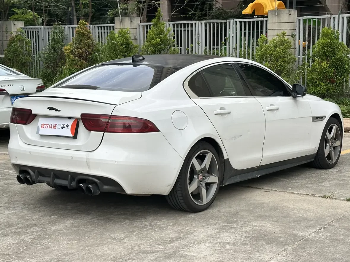 Jaguar XE