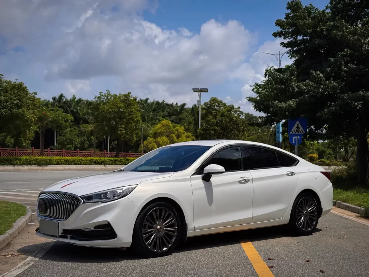 Hongqi H5 classic