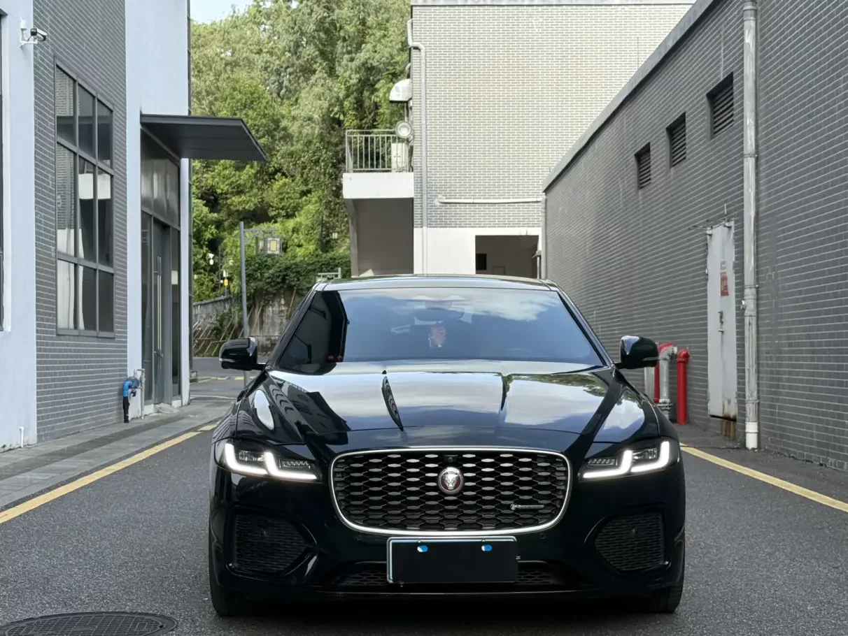 Jaguar XFL