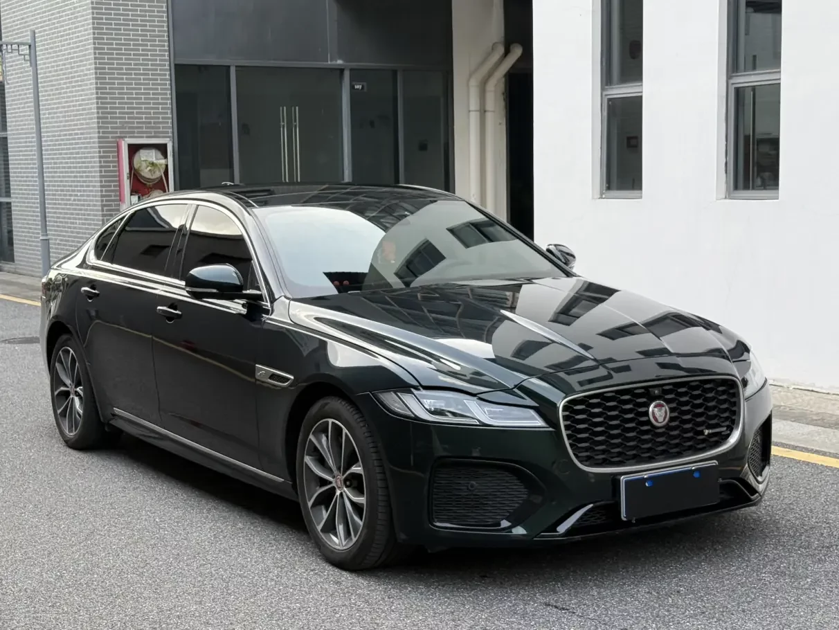 Jaguar XFL