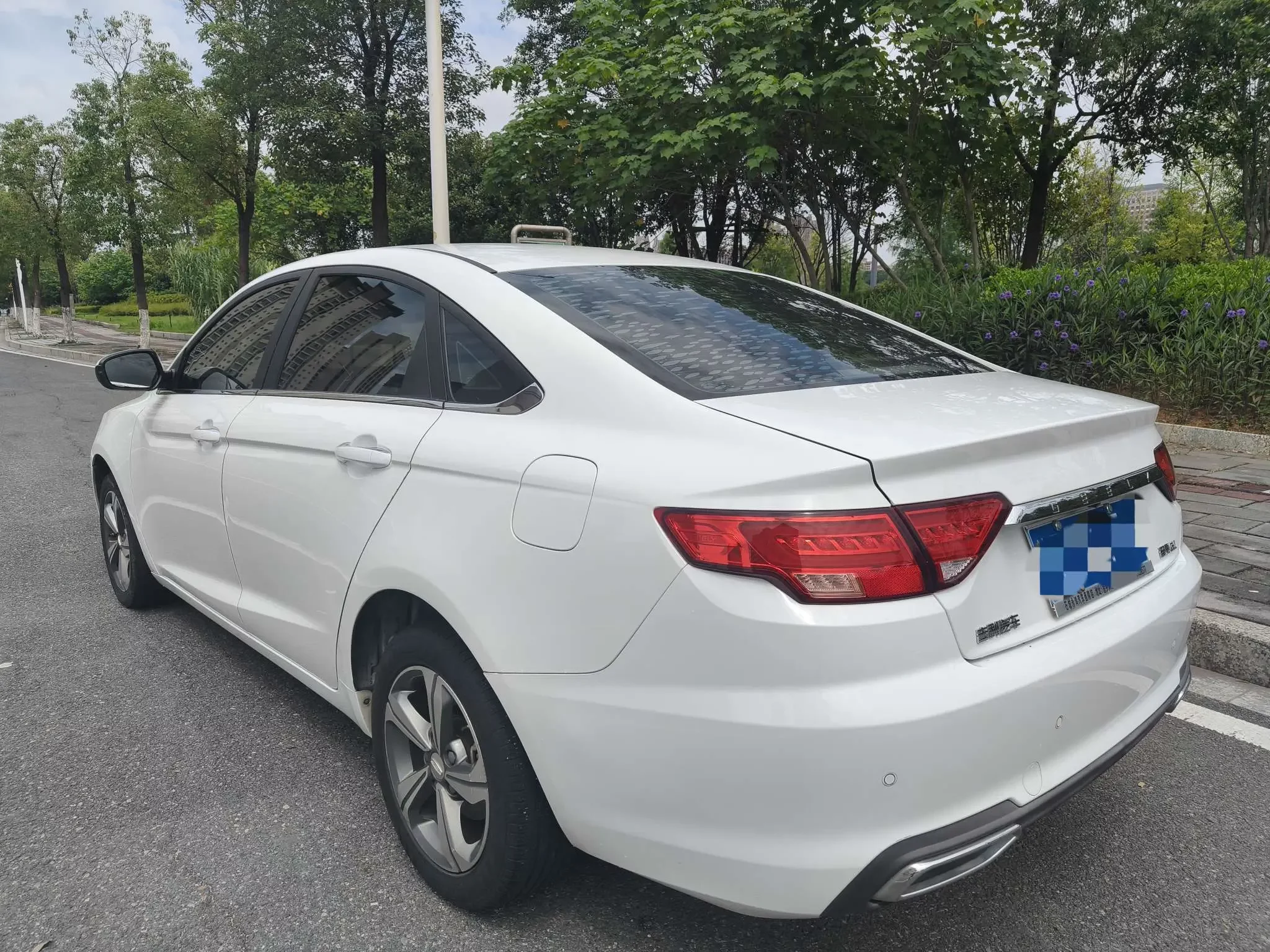 Geely Emgrand GL