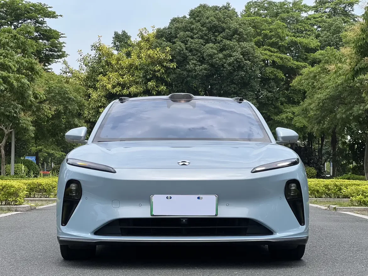 NIO ET5