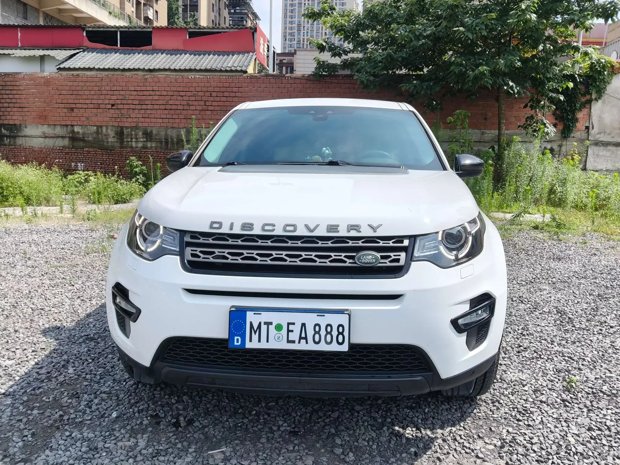 Land Rover Discover the magic