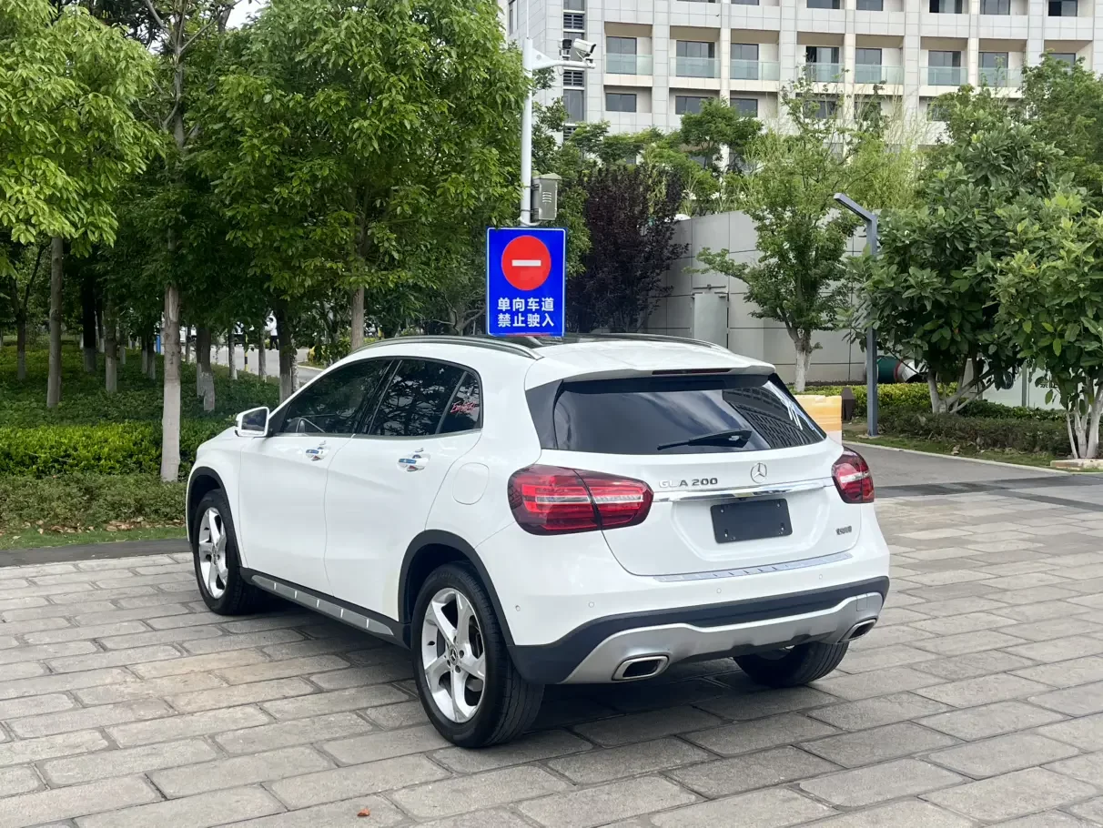 Mercedes-Benz GLA