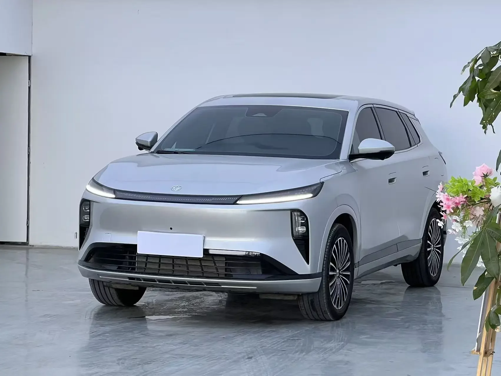 Dongfeng Fengshen L8 PHEV