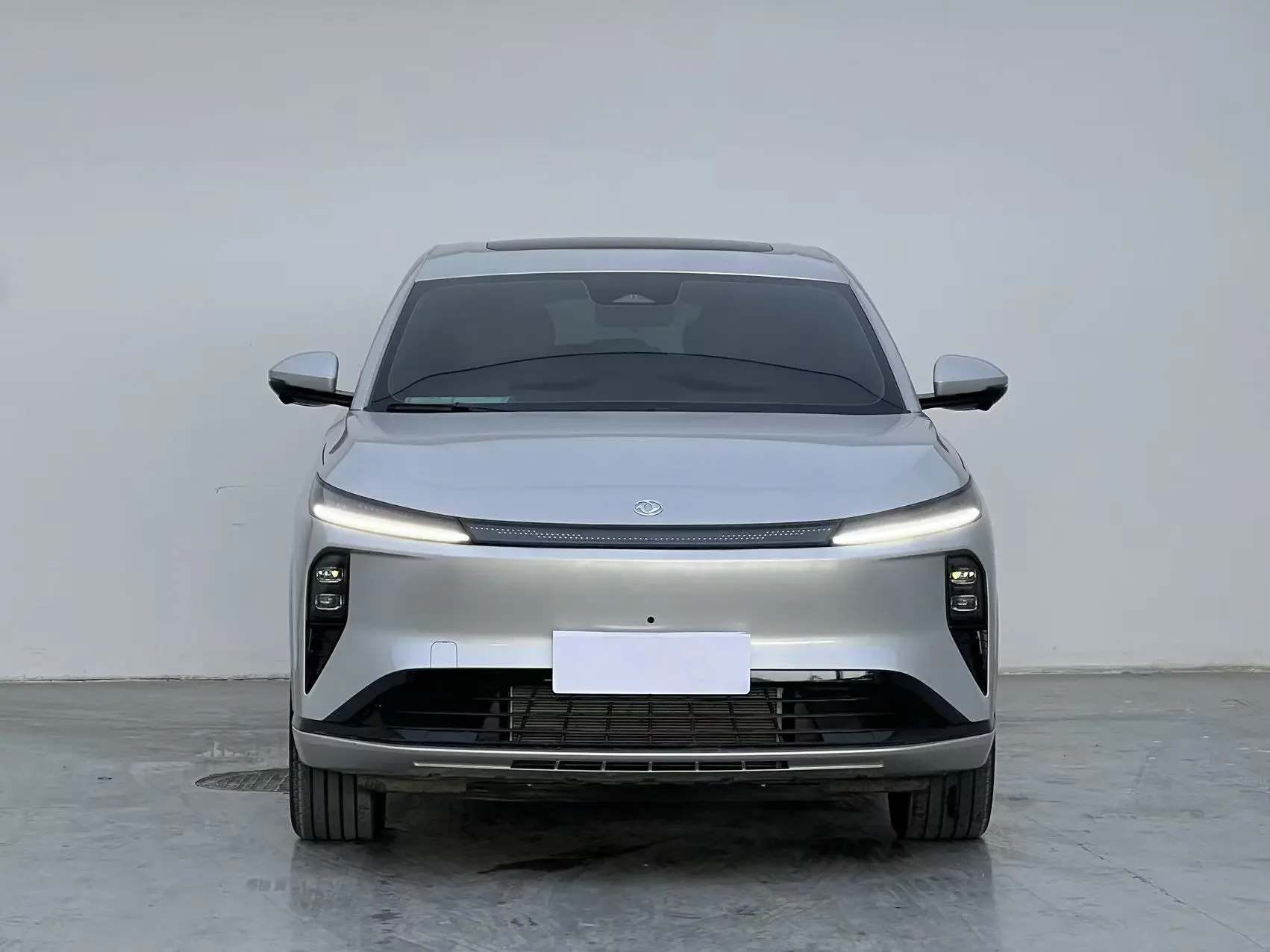 Dongfeng Fengshen L8 PHEV