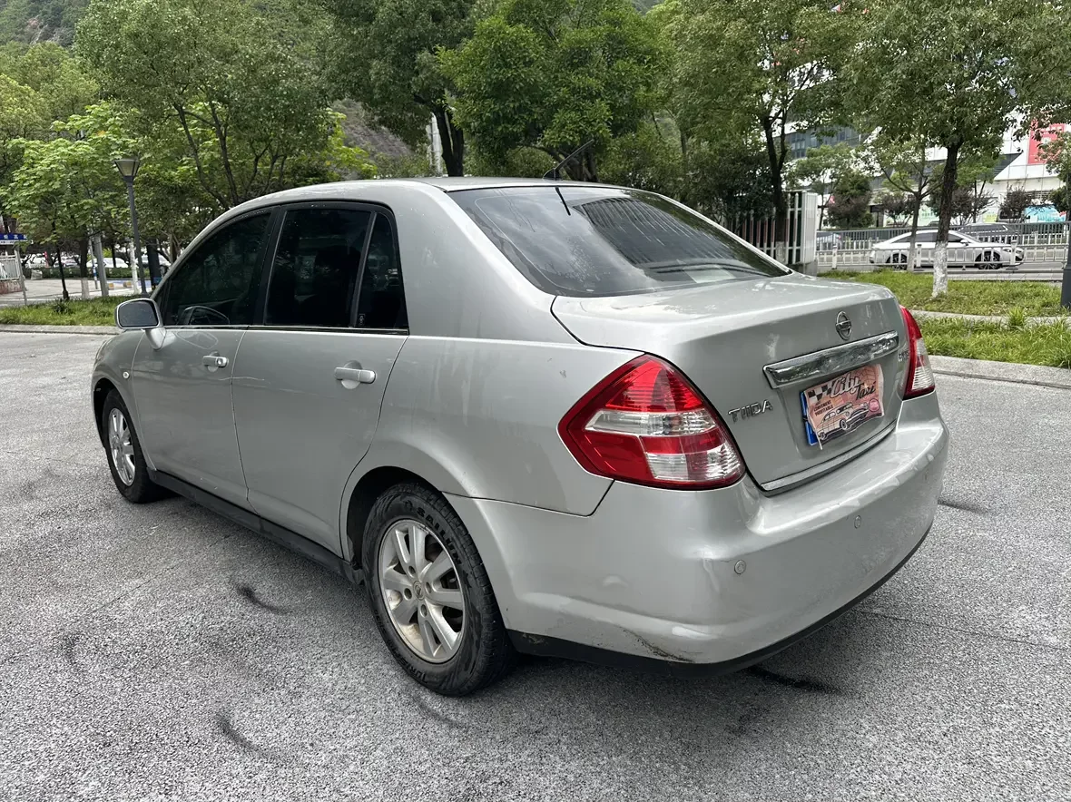 Nissan Tiida