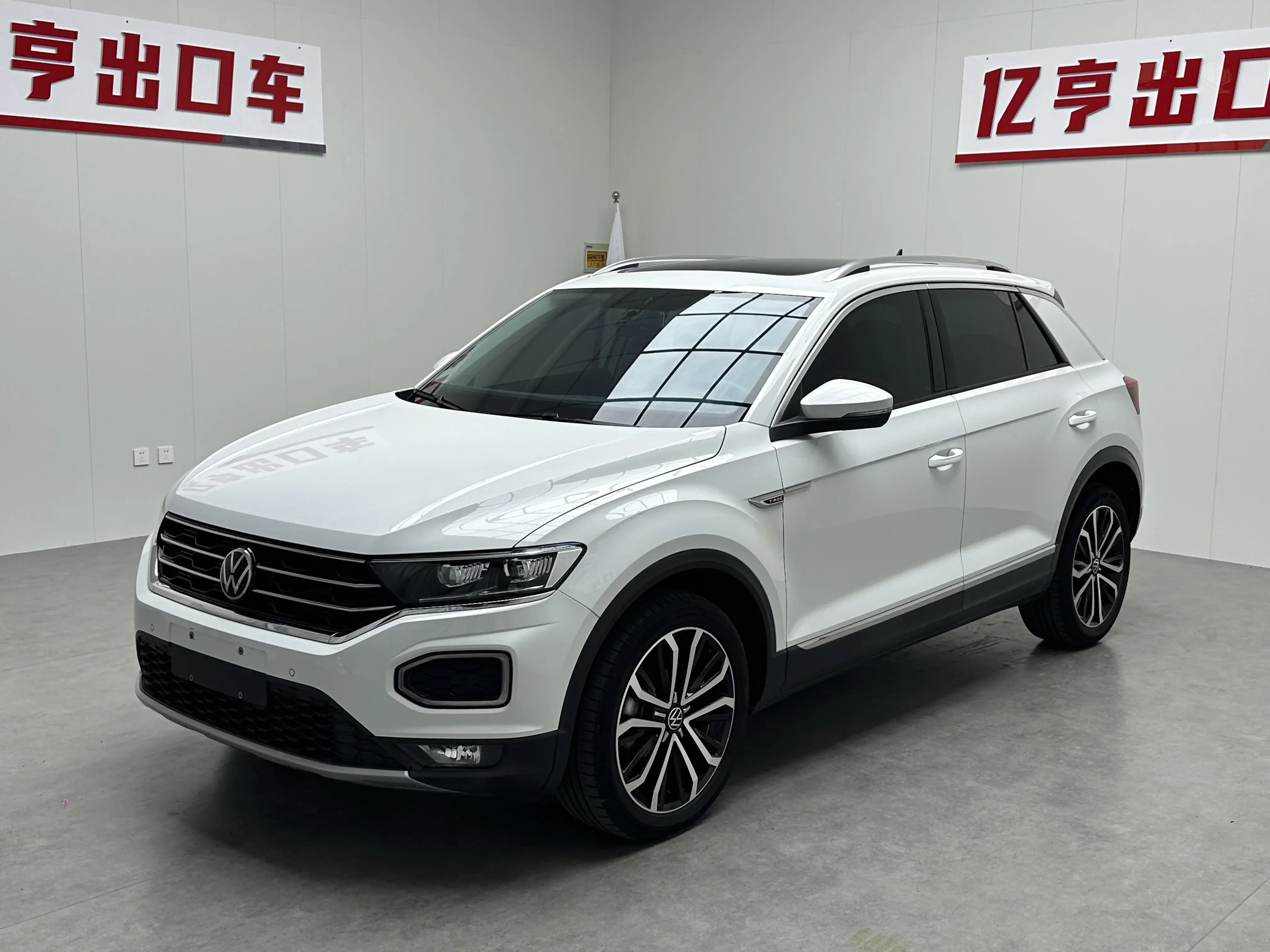 VOLKSWAGEN T-ROC