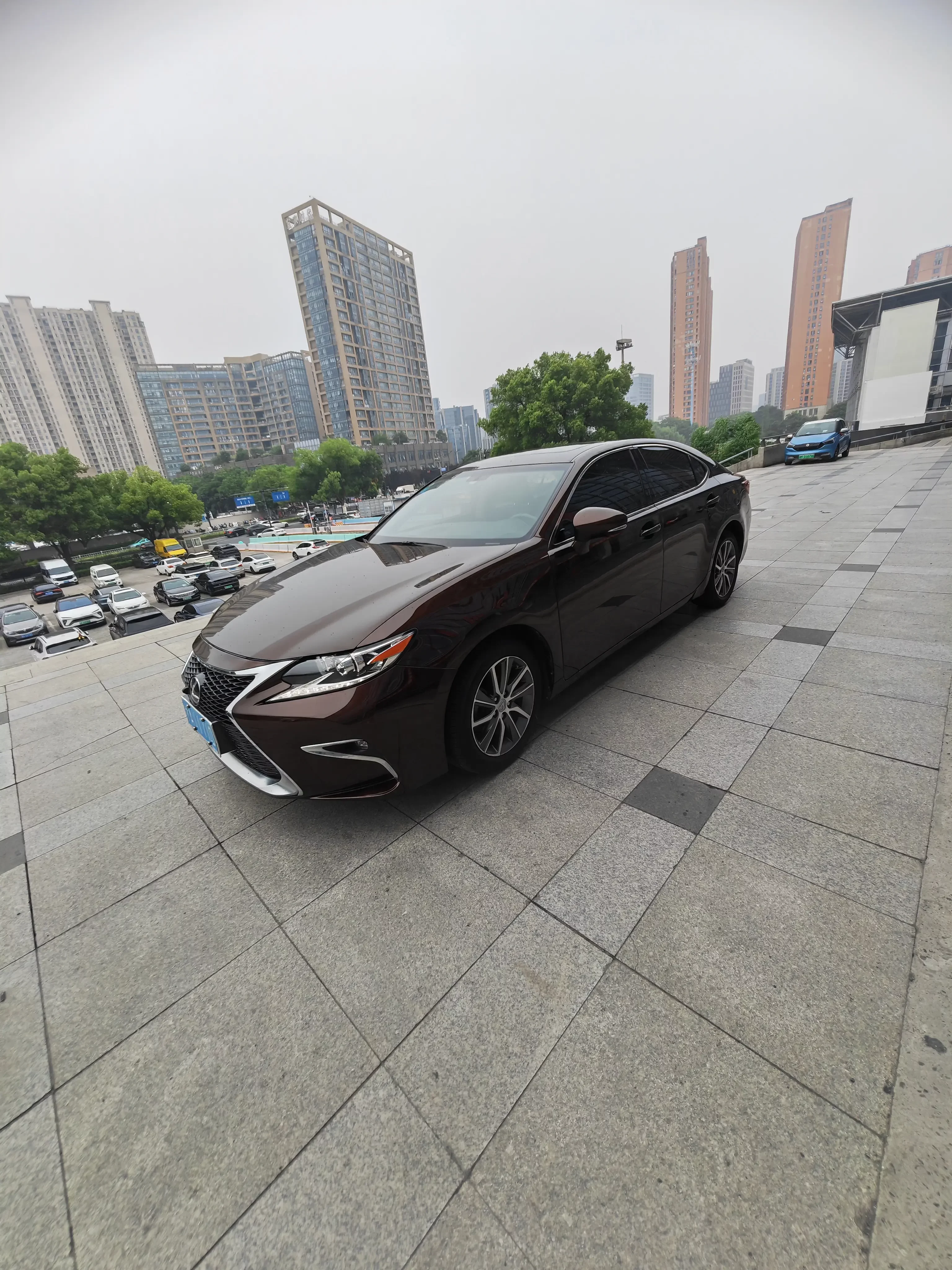 Lexus ES