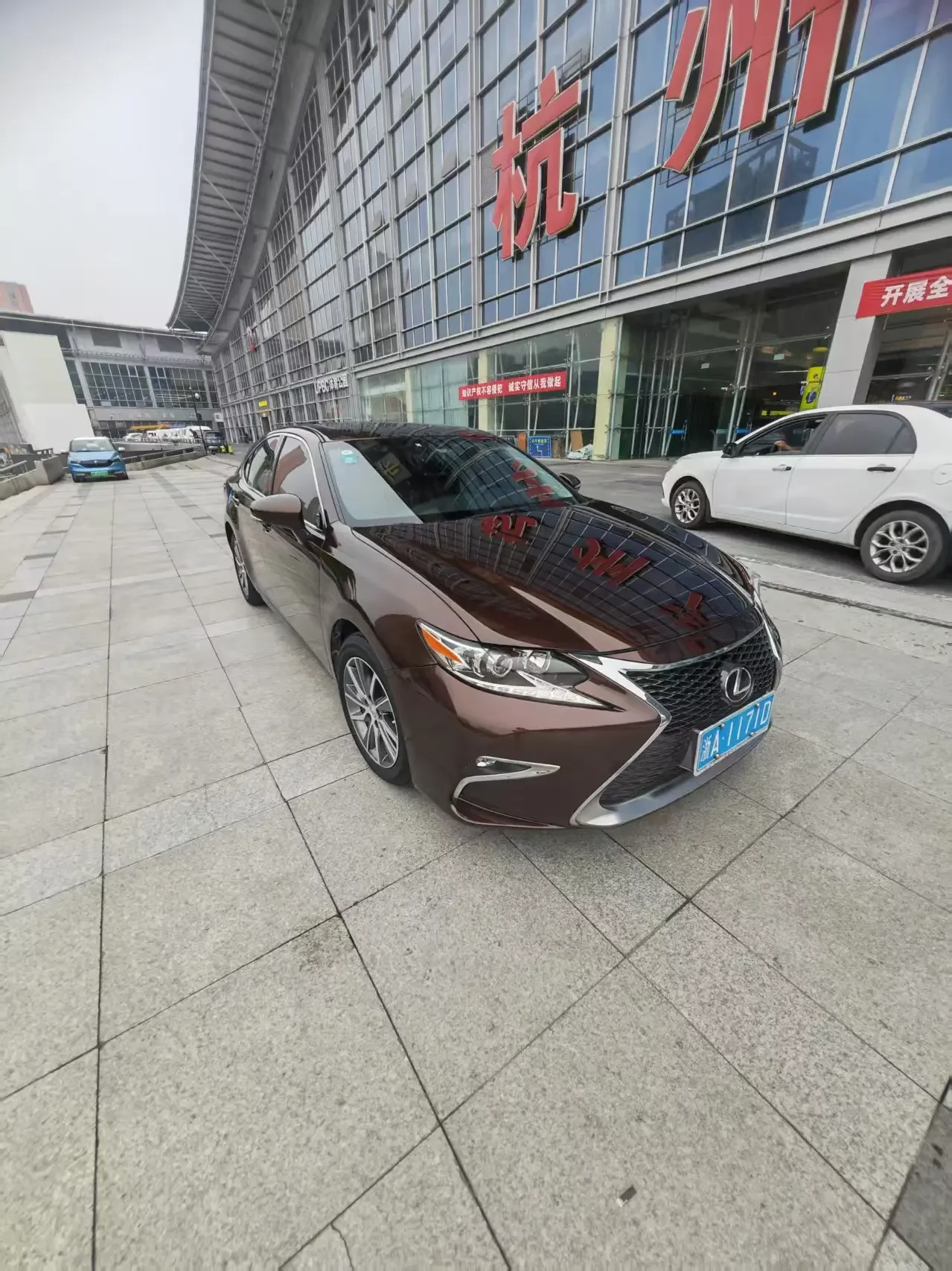 Lexus ES