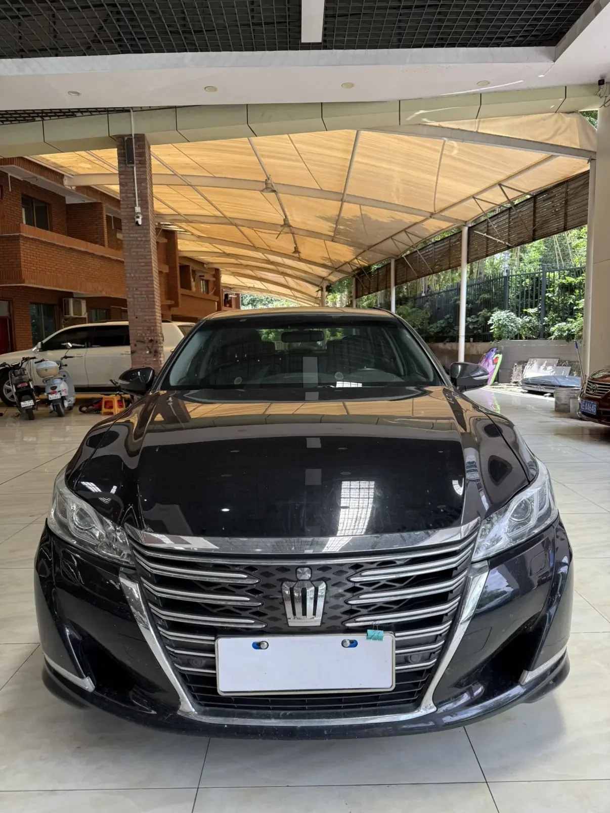 Toyota crown