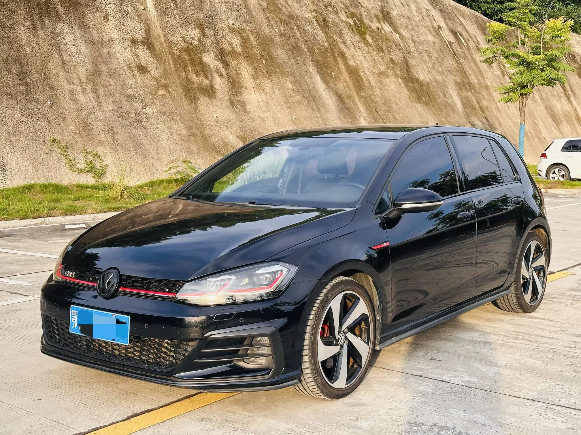Volkswagen Golf GTI
