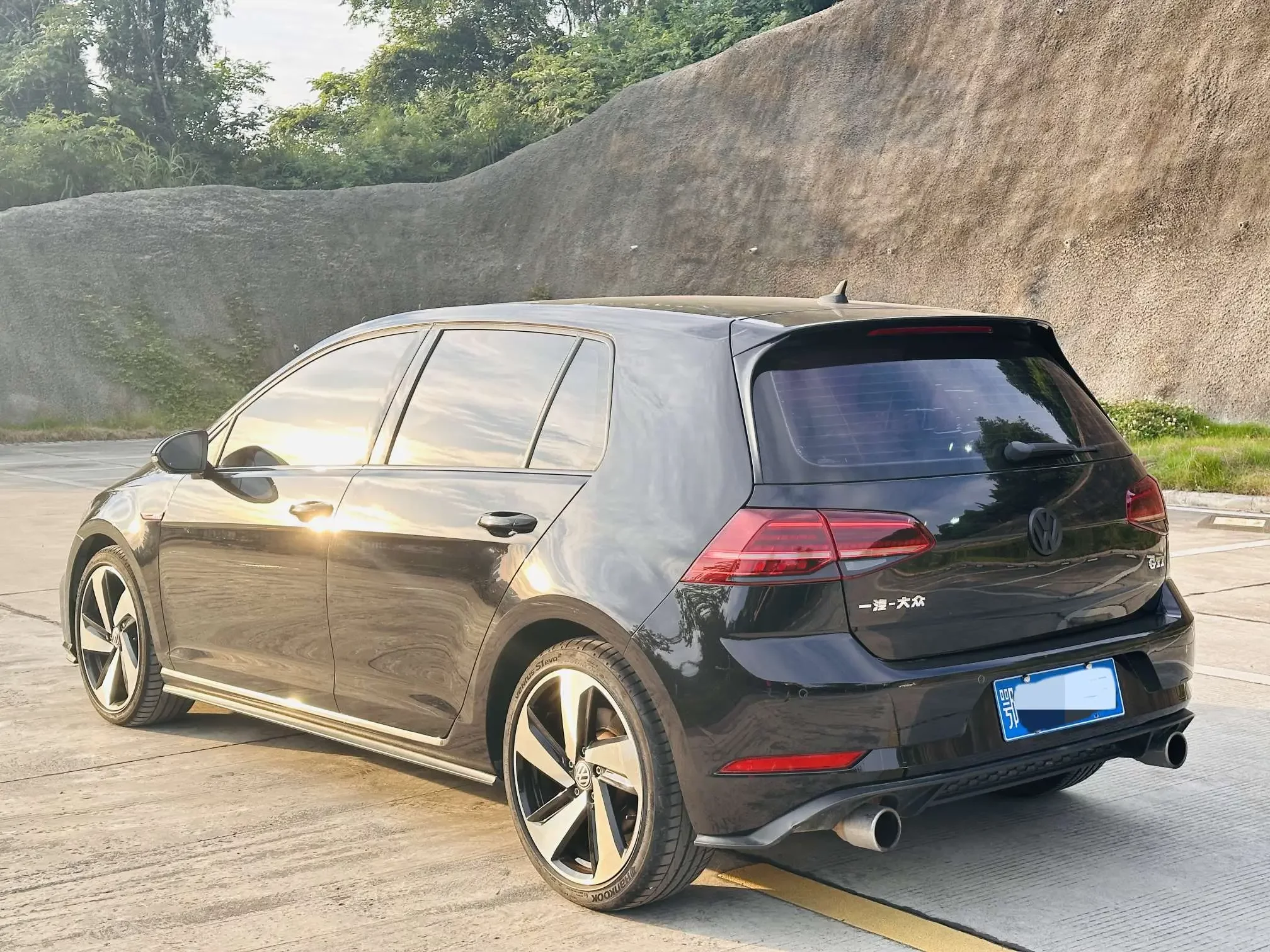 Volkswagen Golf GTI