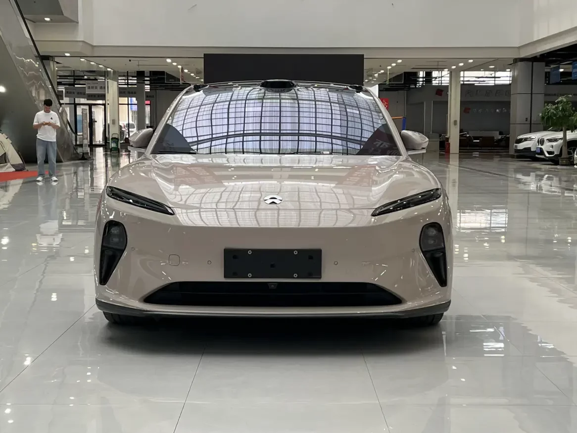 NIO ET5T  из Китая