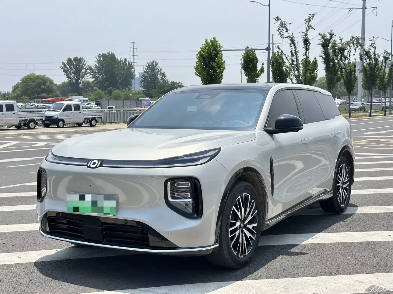 Changan Qiyuan Q07  из Китая
