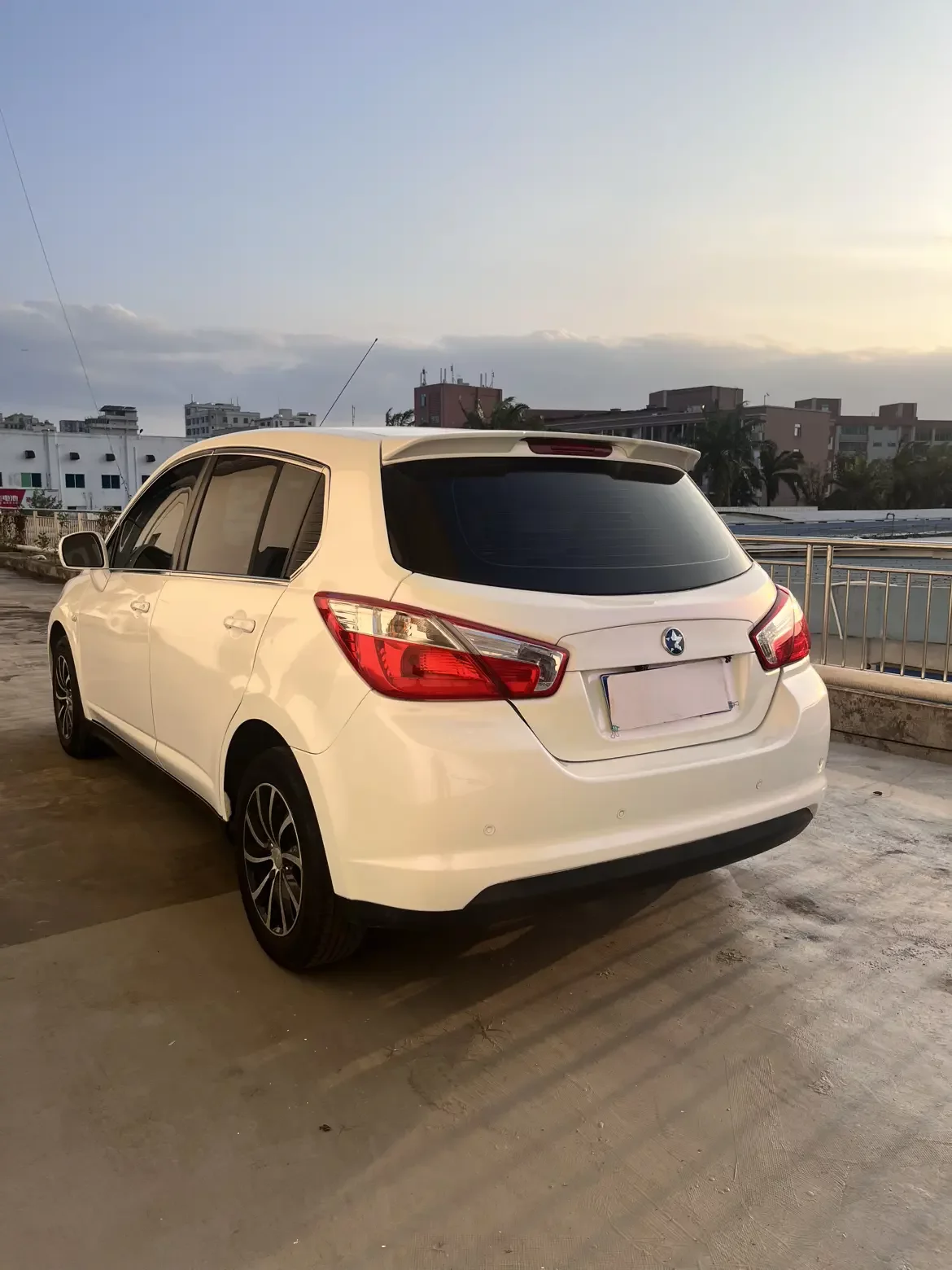 Kai Chen Venucia R50