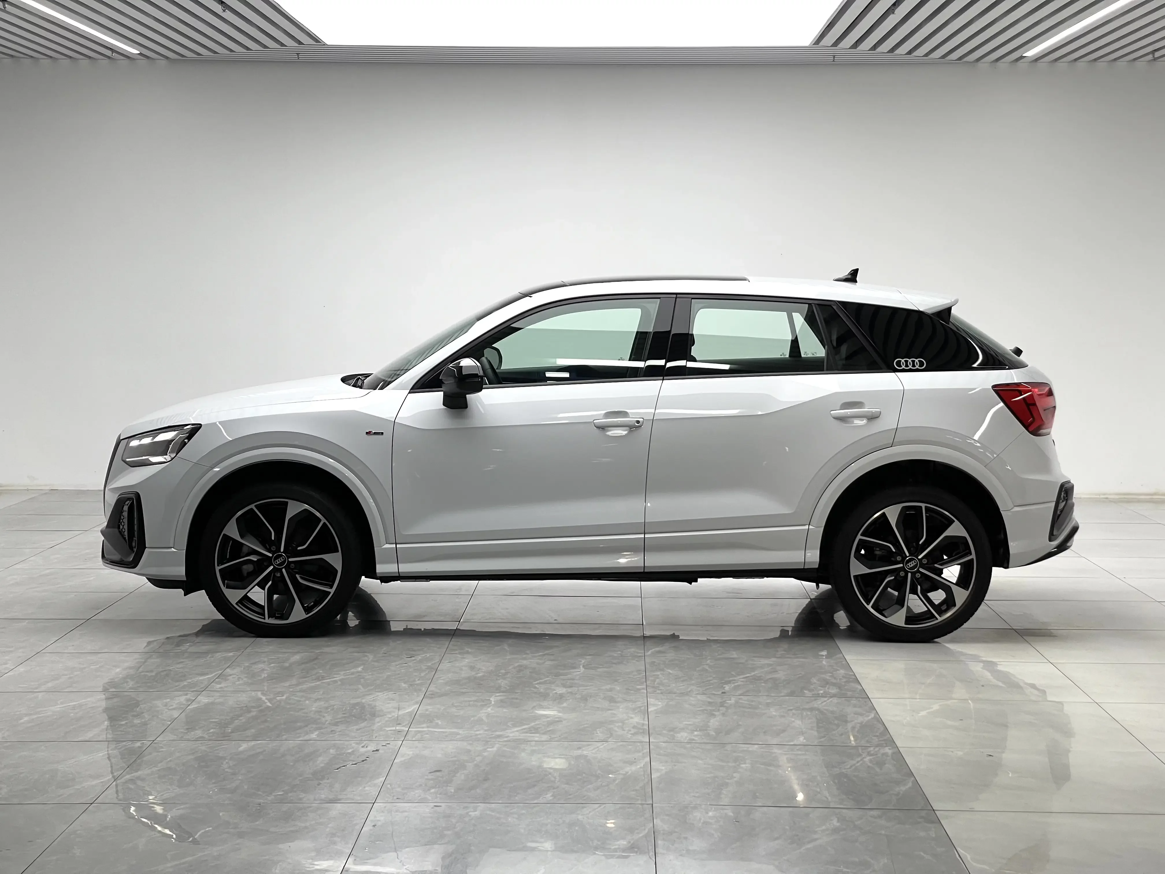 Audi Q2L