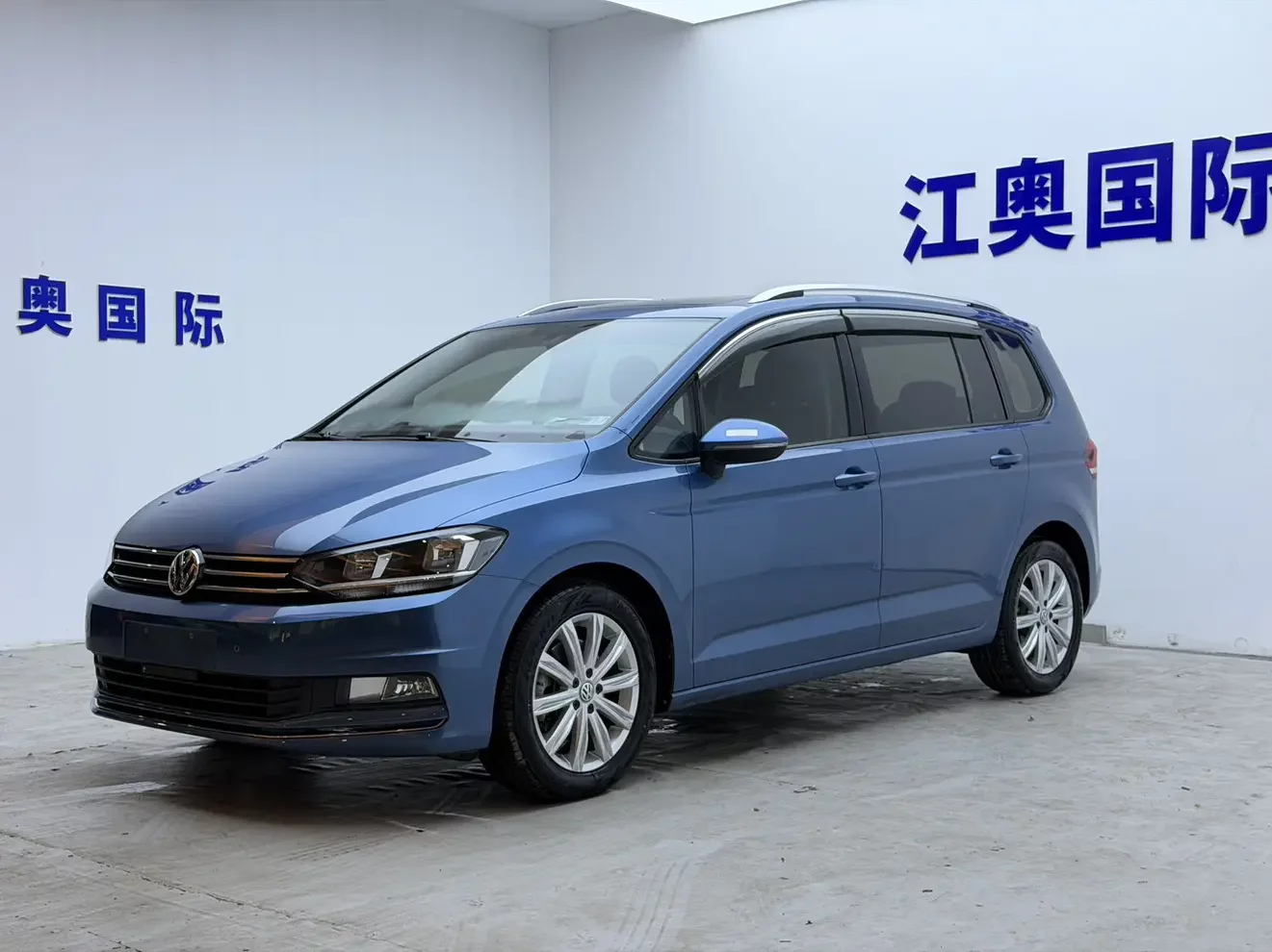 Volkswagen Touran L  из Китая