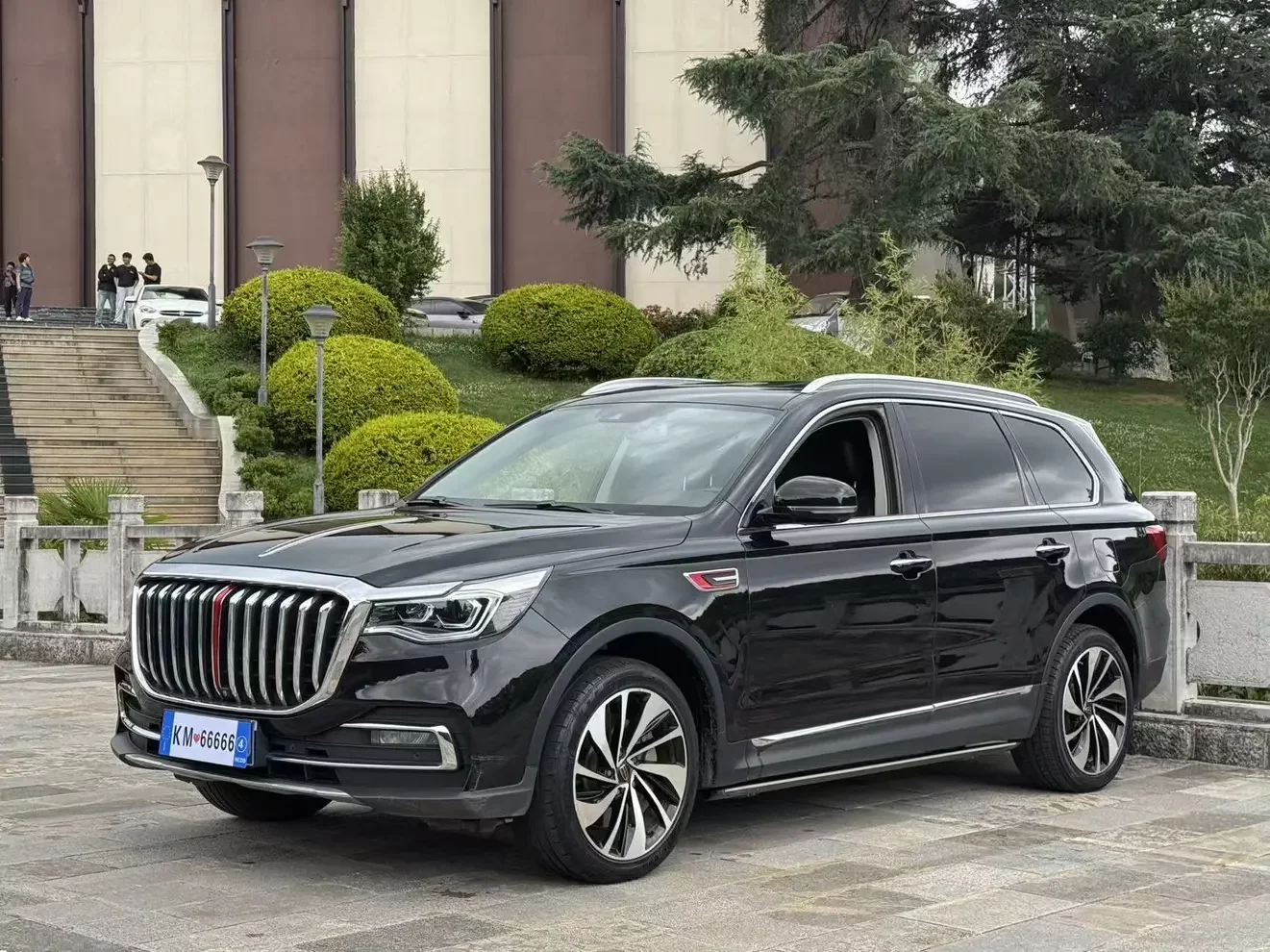 Hongqi HS7