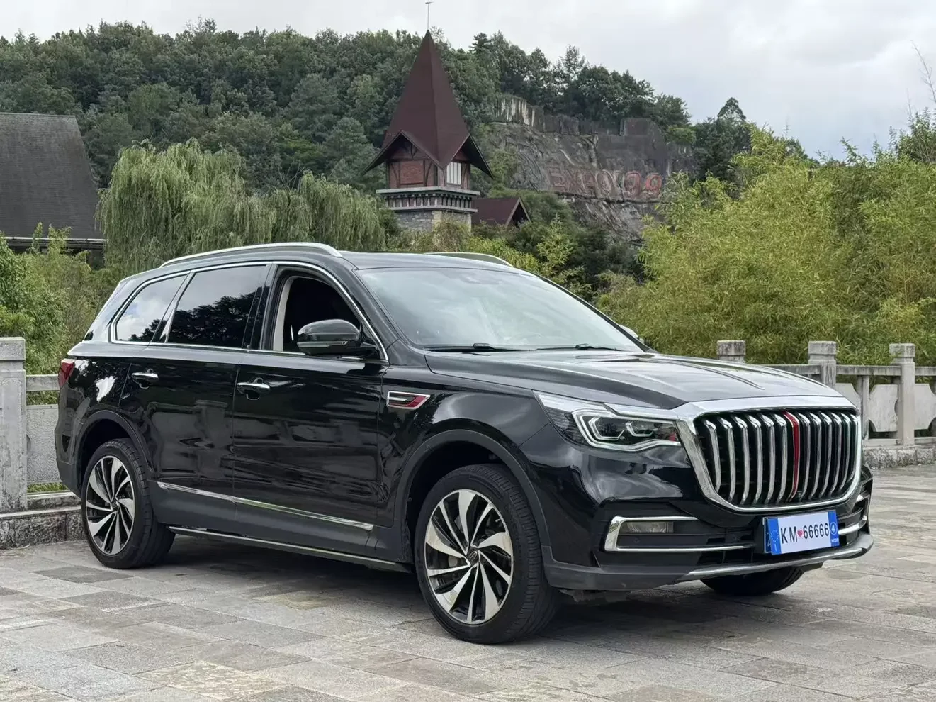 Hongqi HS7