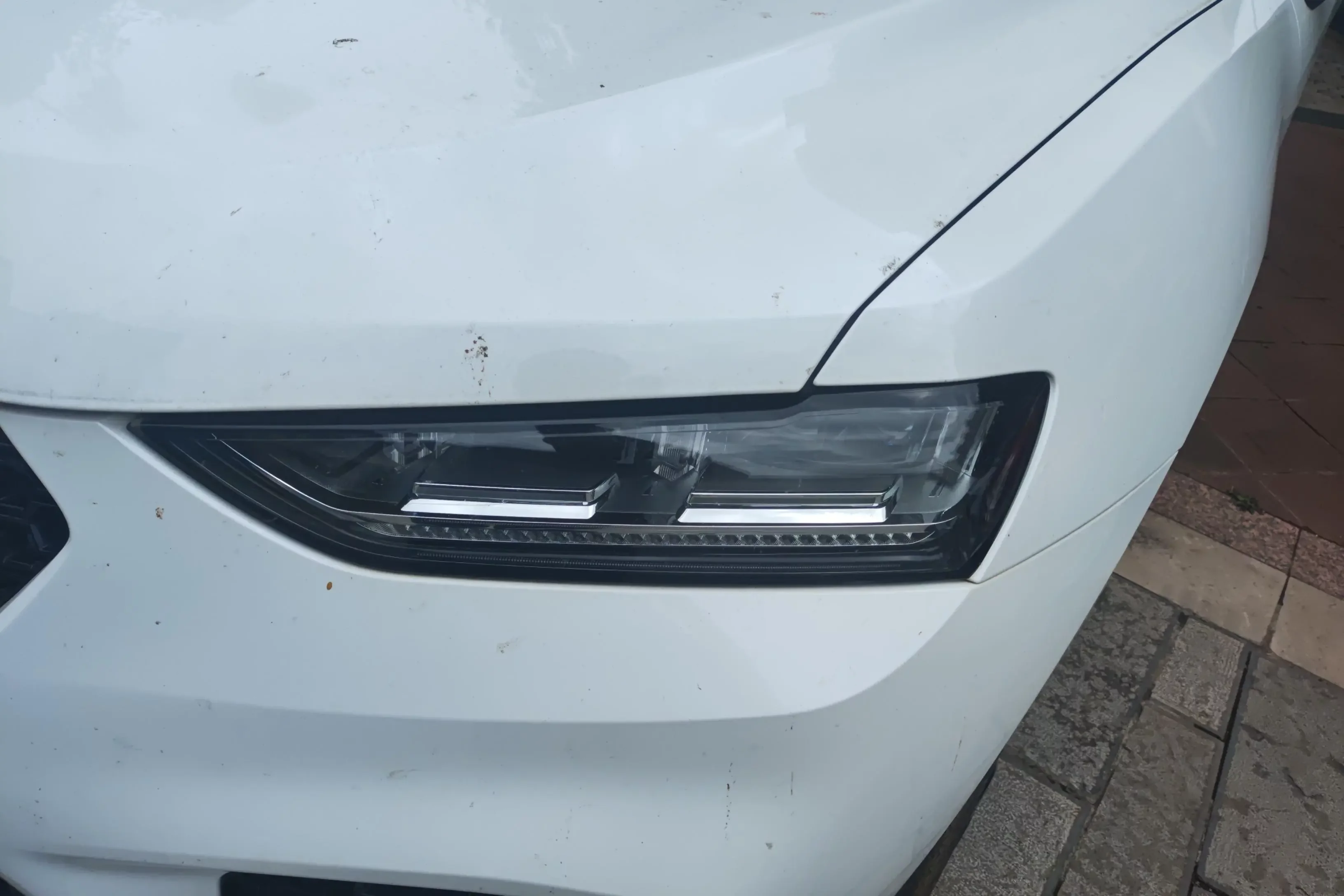 Wey Wei brand VV7