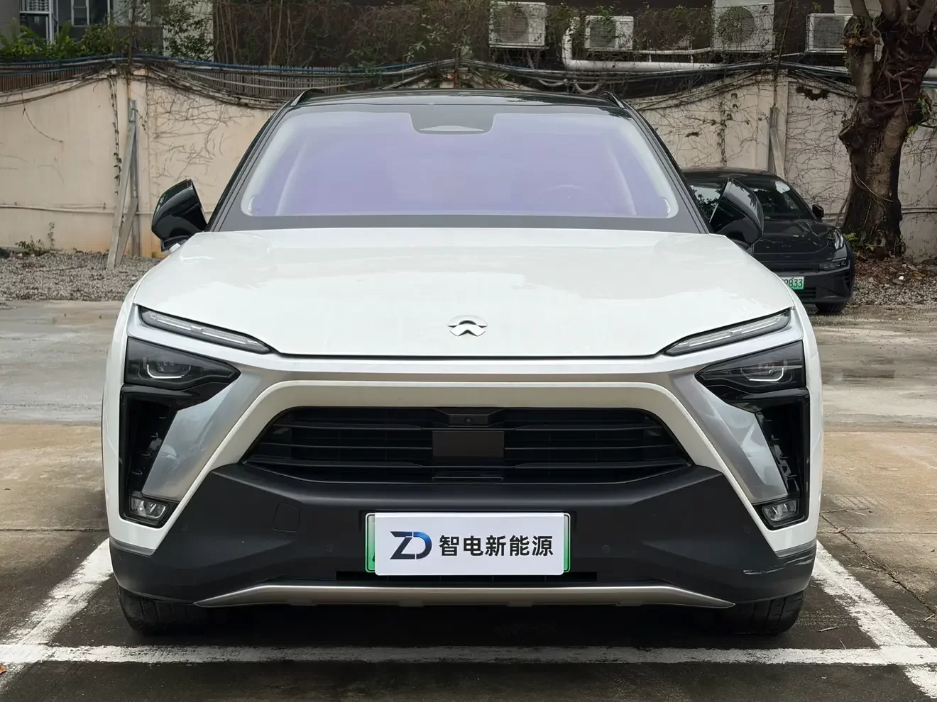 NIO ES8
