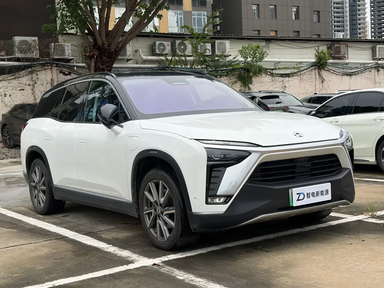 NIO ES8