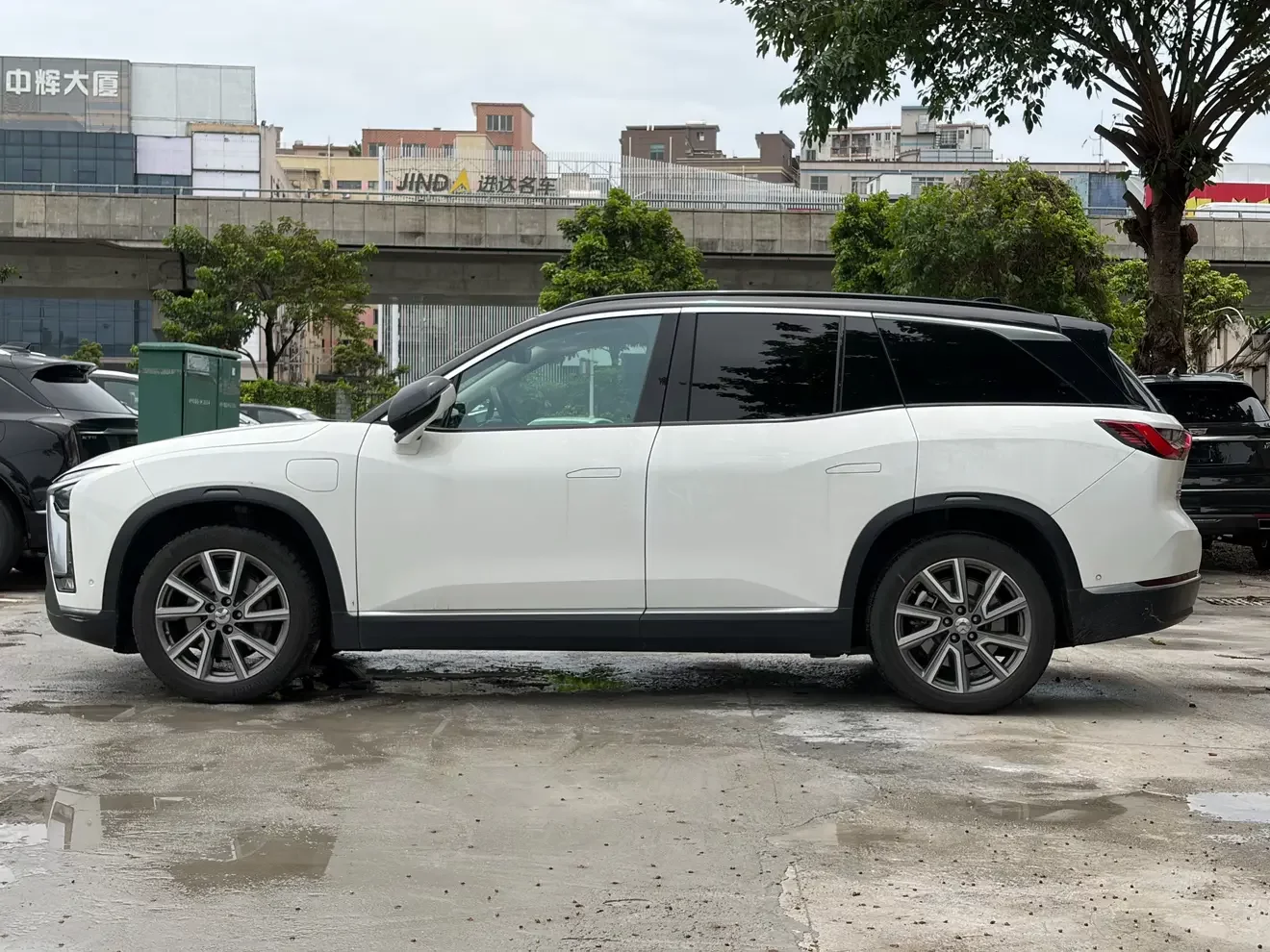 NIO ES8