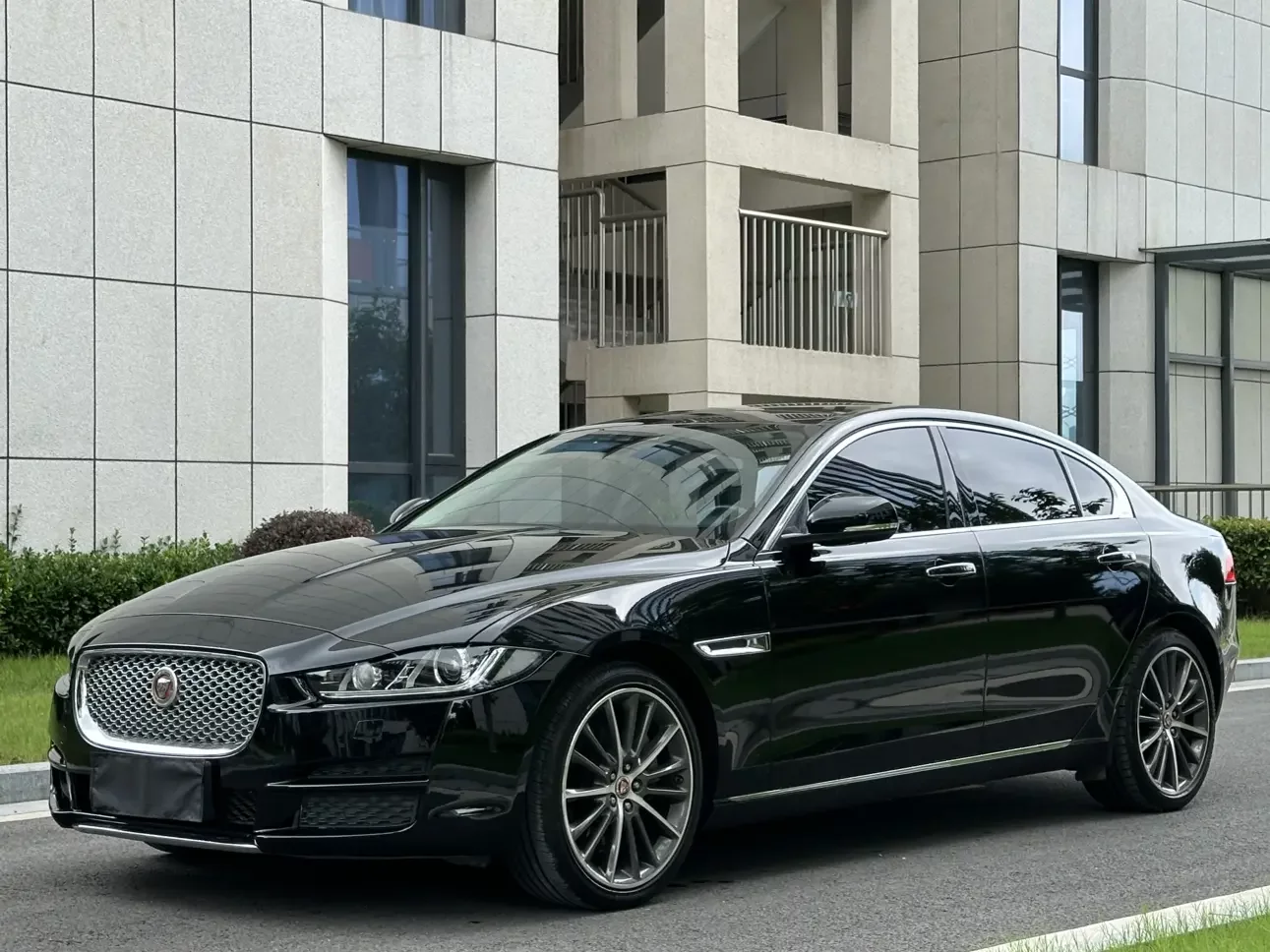 Jaguar XEL