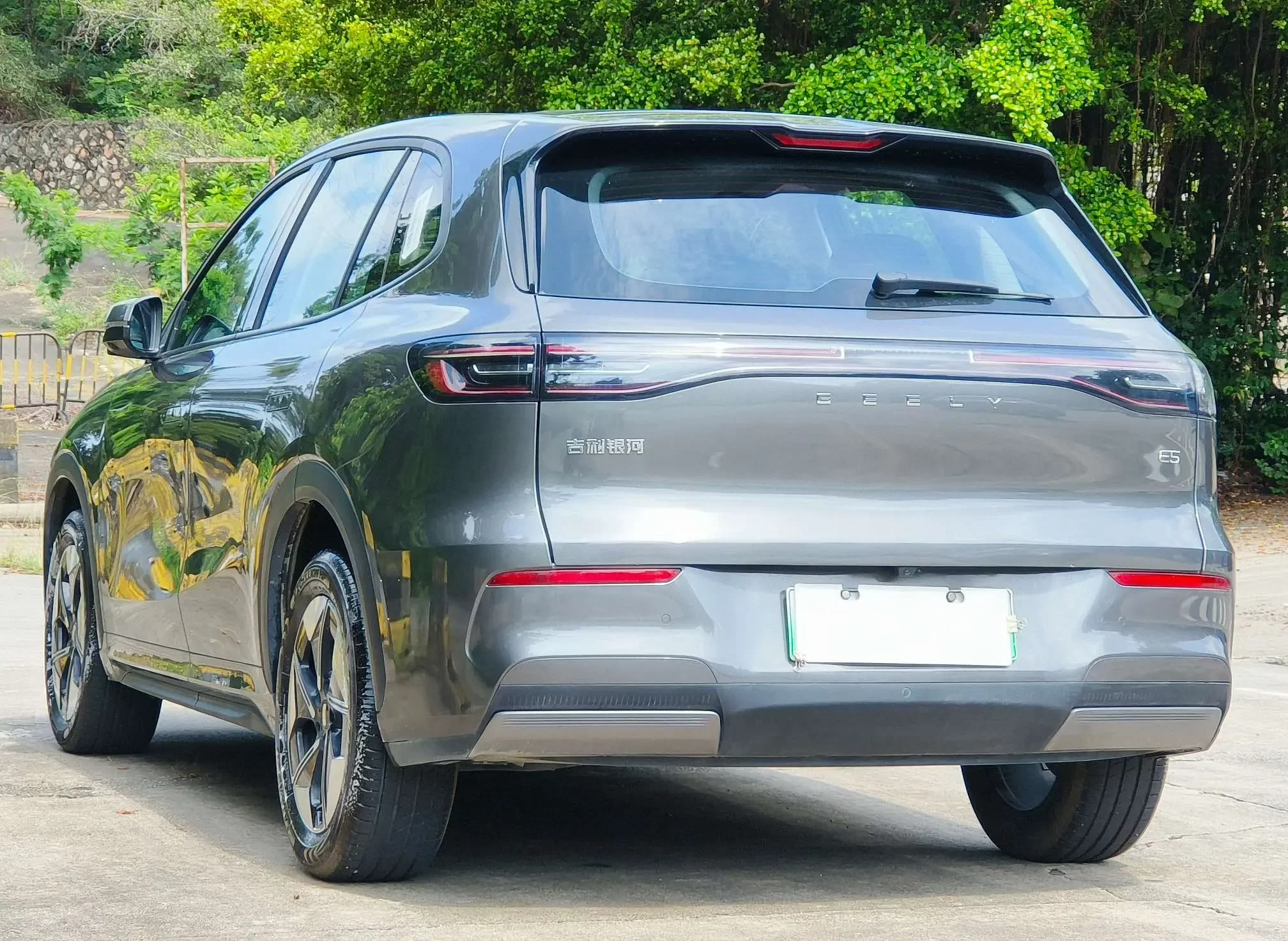 Geely Galaxy E5