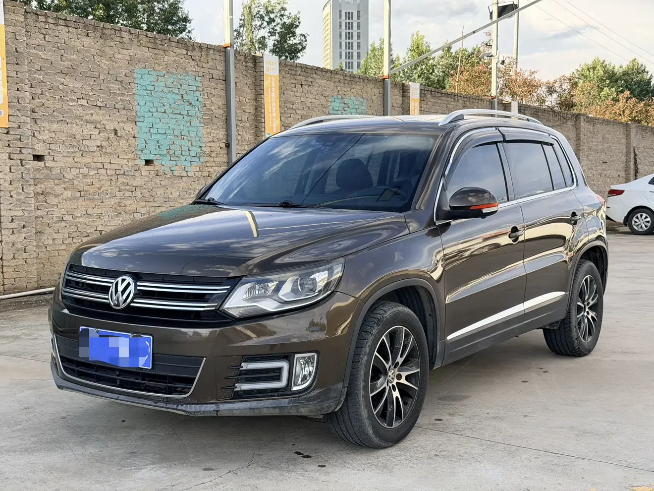 Volkswagen Tiguan (Tharu)