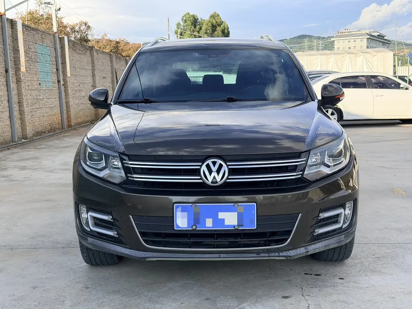 Volkswagen Tiguan (Tharu)