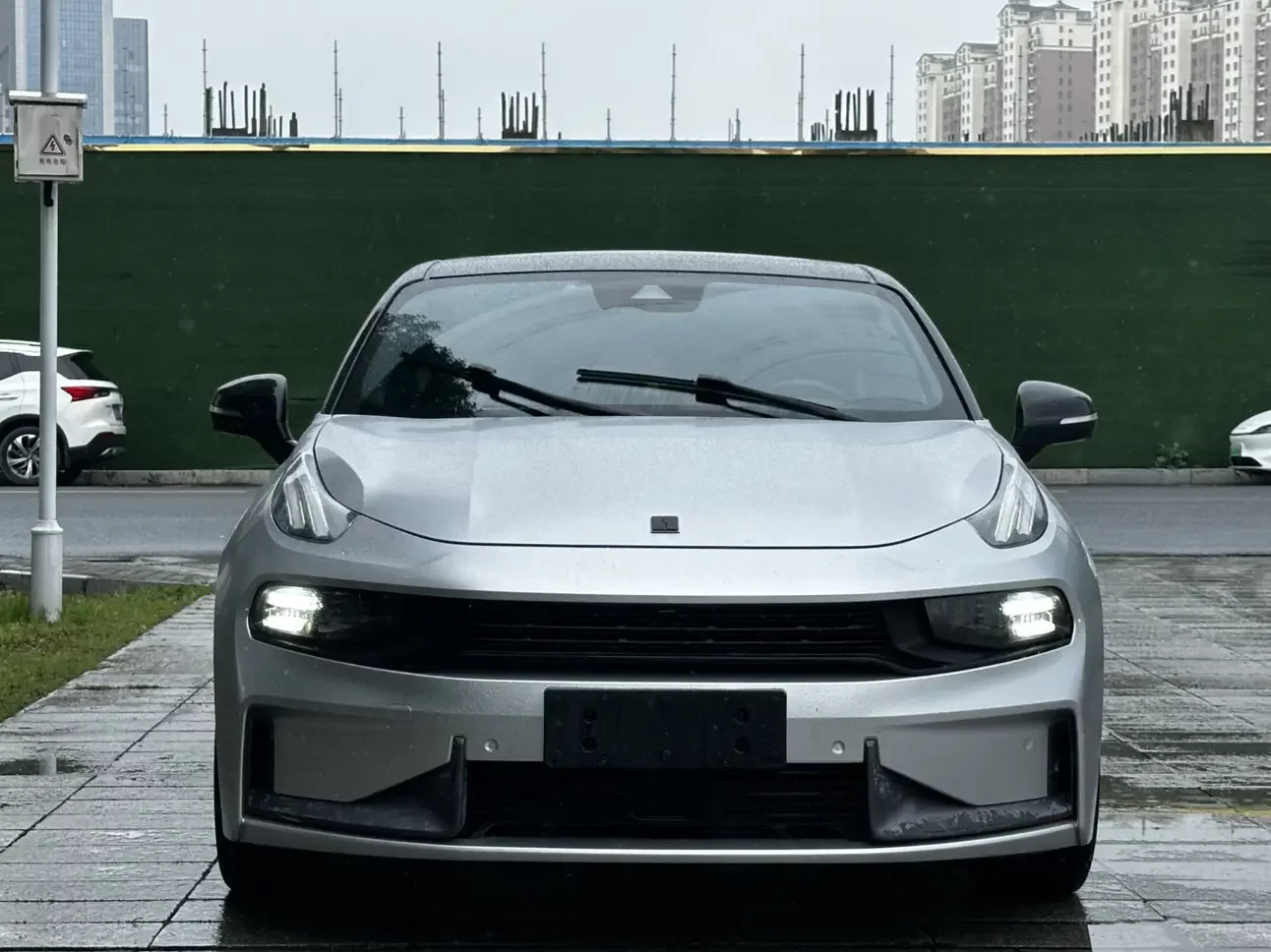 Lynk & Co 03