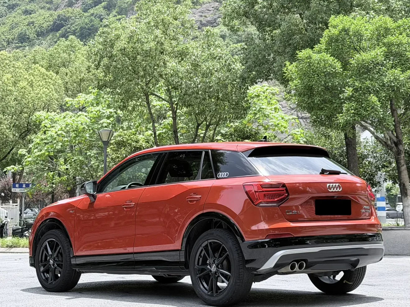 Audi Q2L