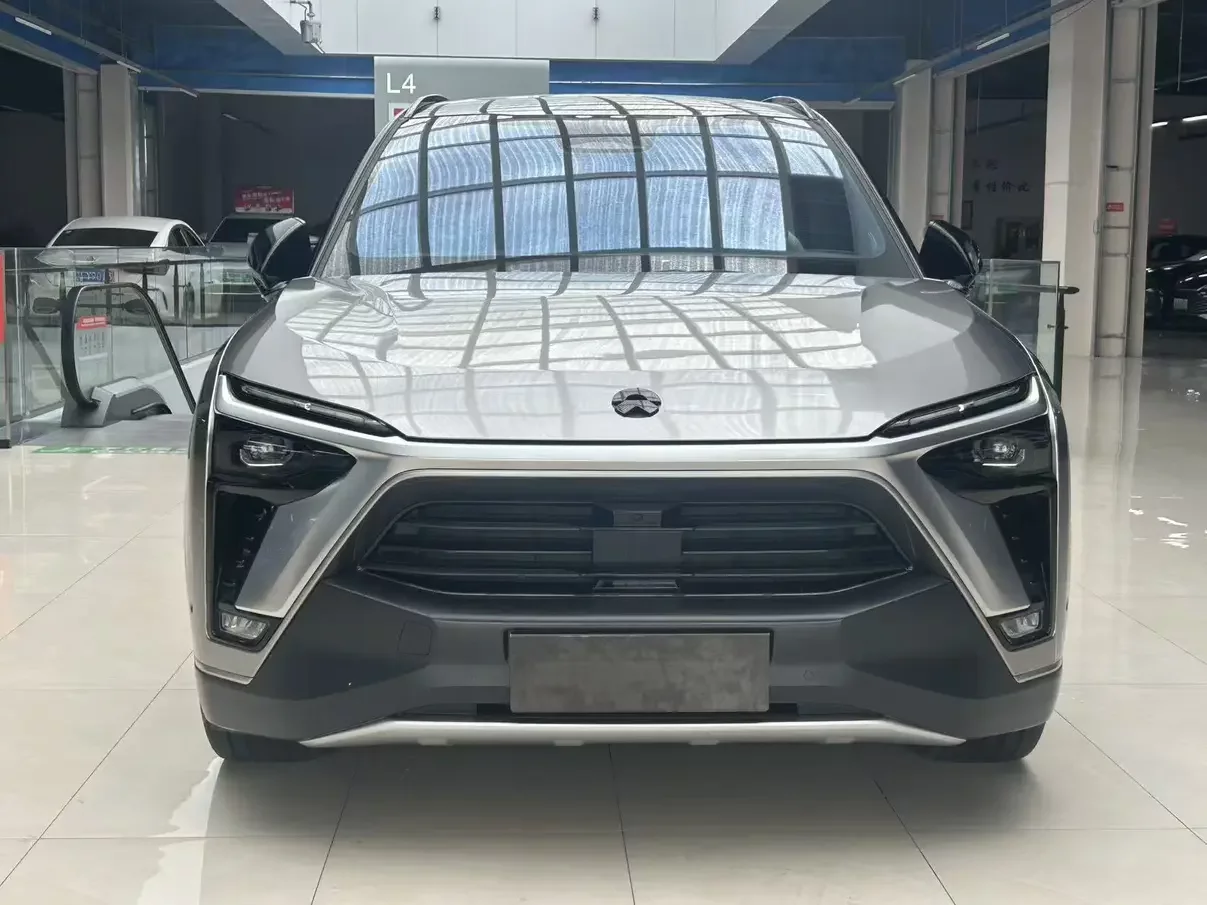 NIO ES8  из Китая
