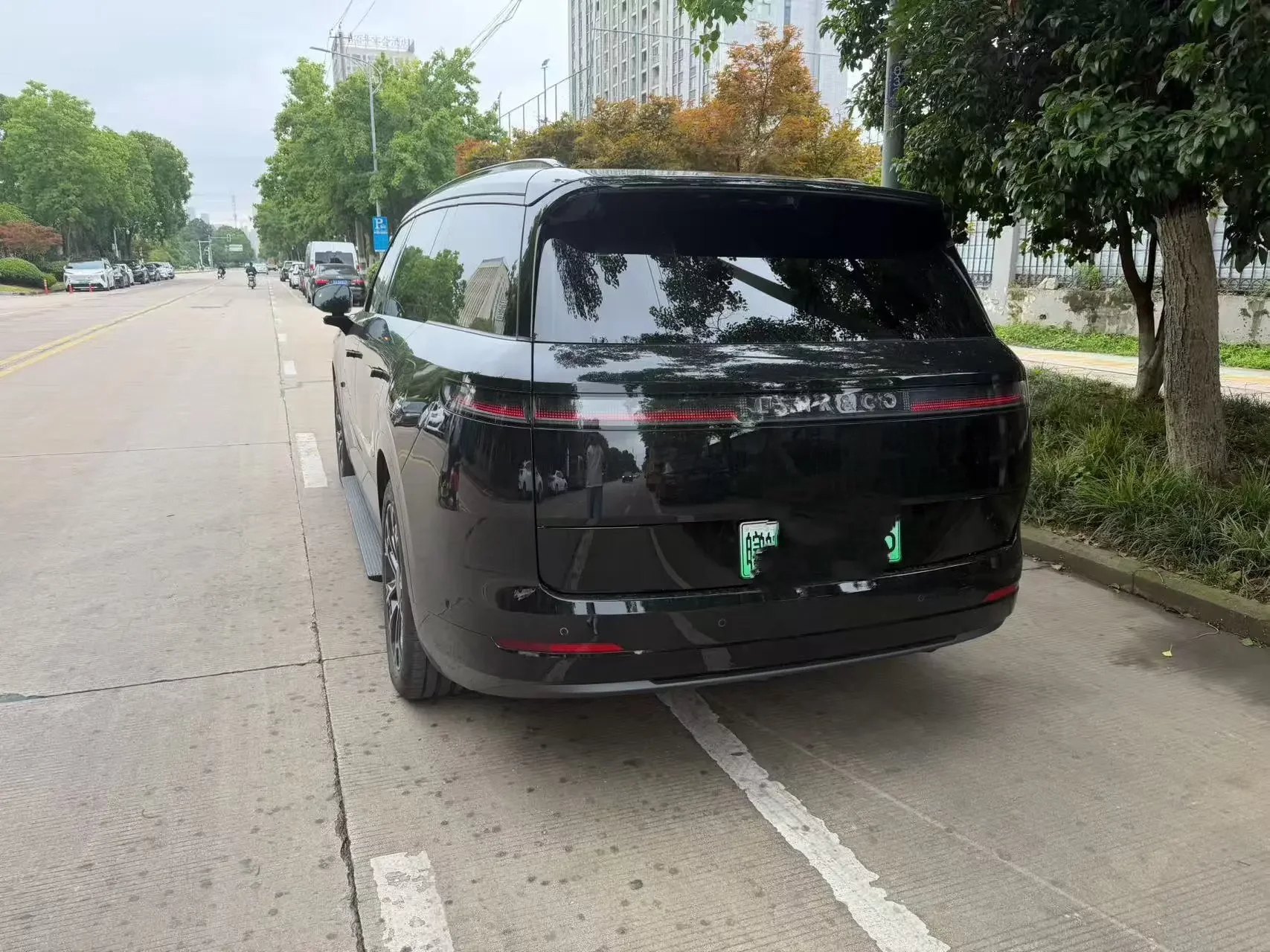 Lynk & Co 900