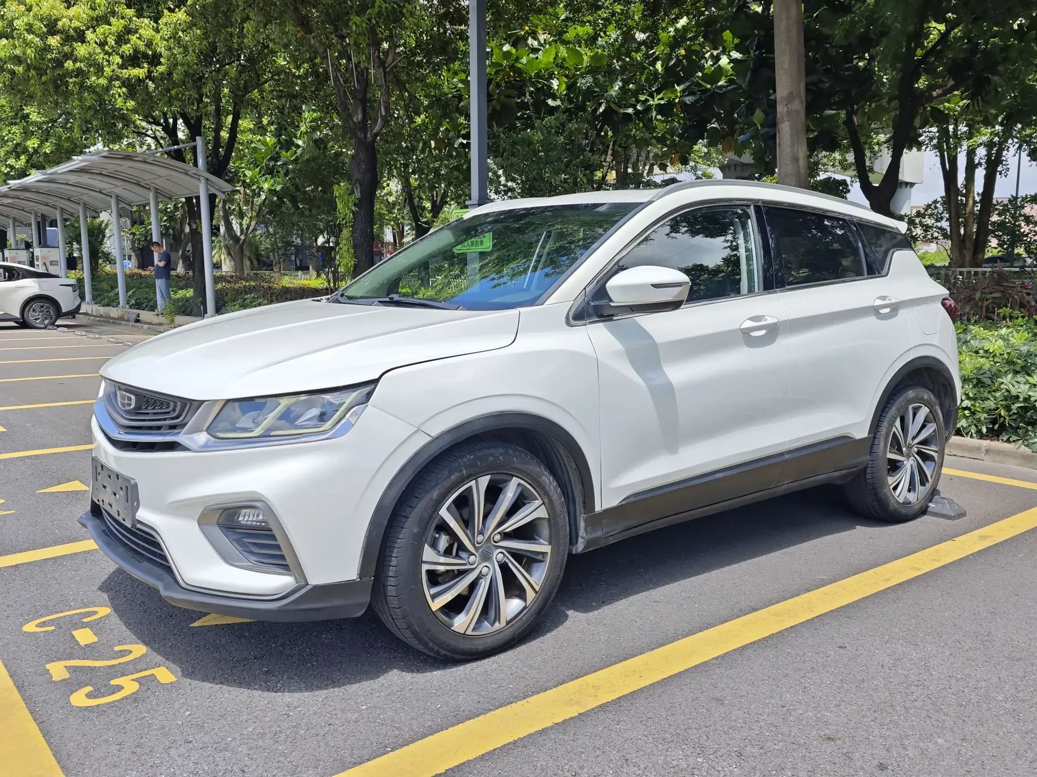 Geely Coolray SX11 (Binyue)  из Китая