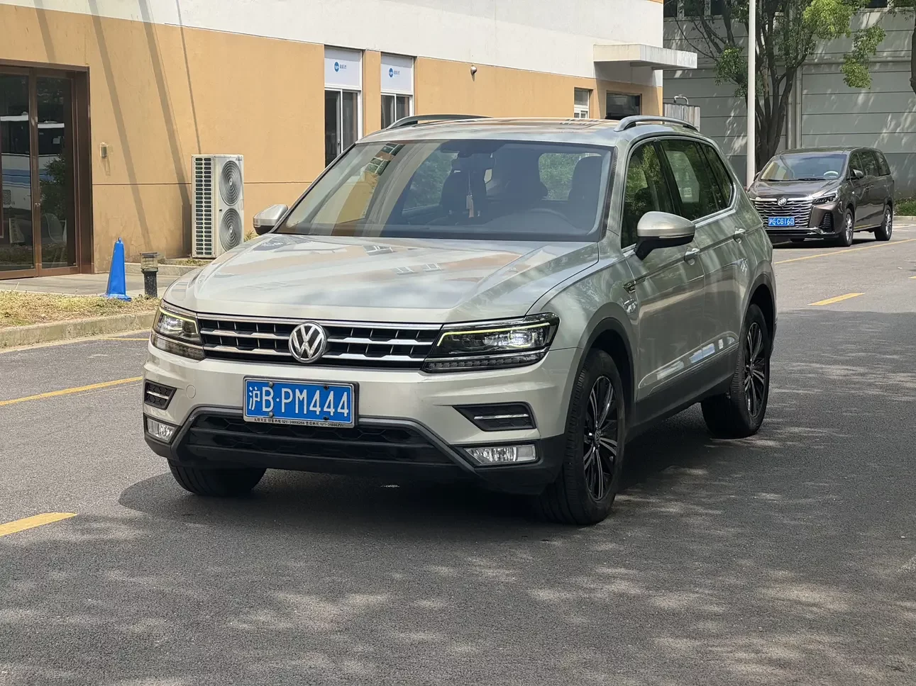 Volkswagen Tiguan L