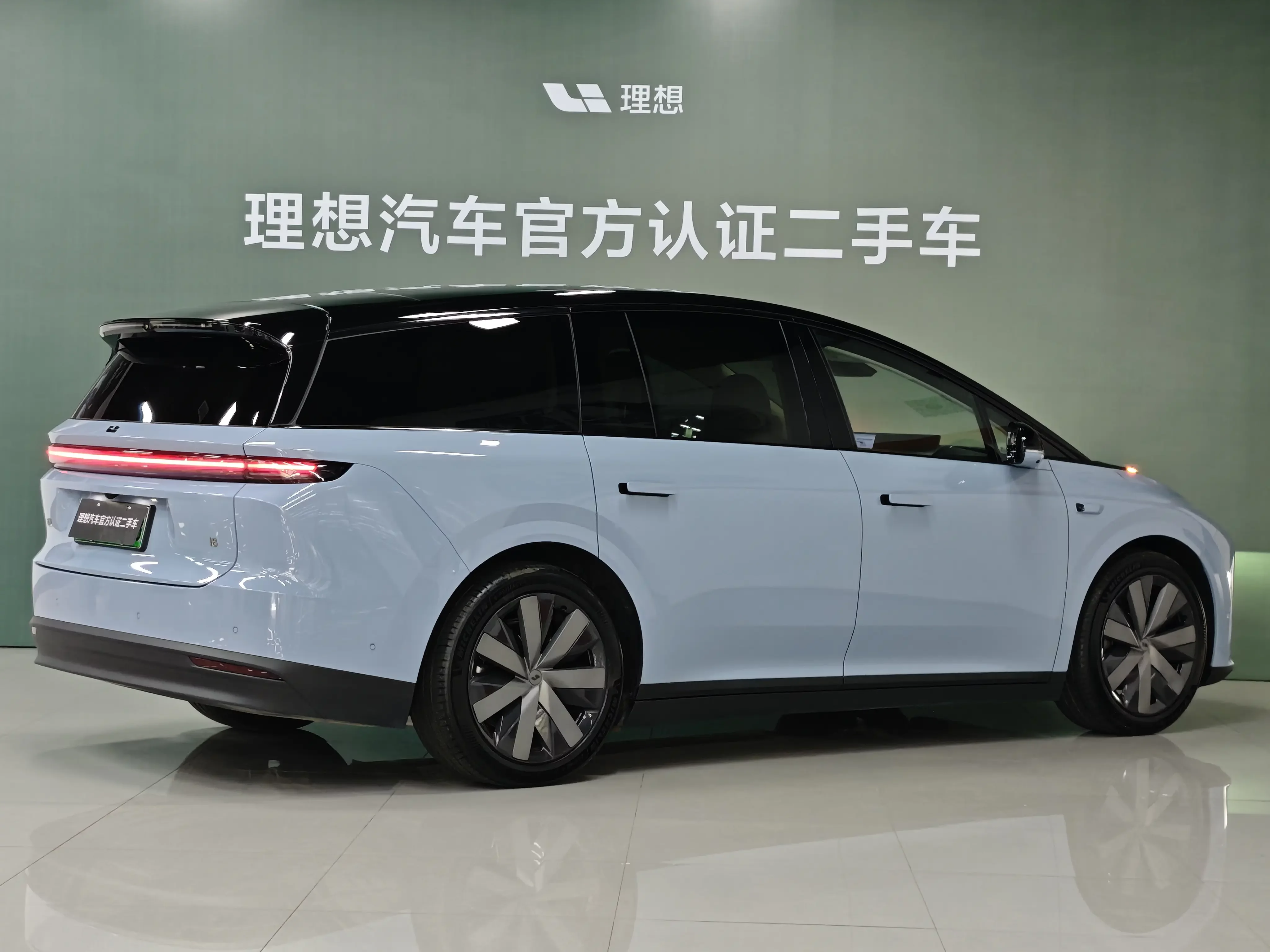 Li Ideal i8
