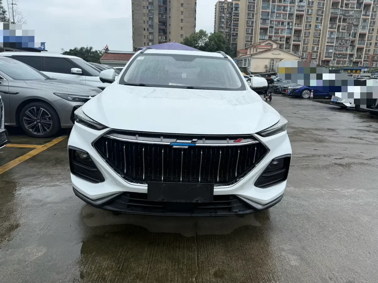 Oshan Changan Auchan X5
