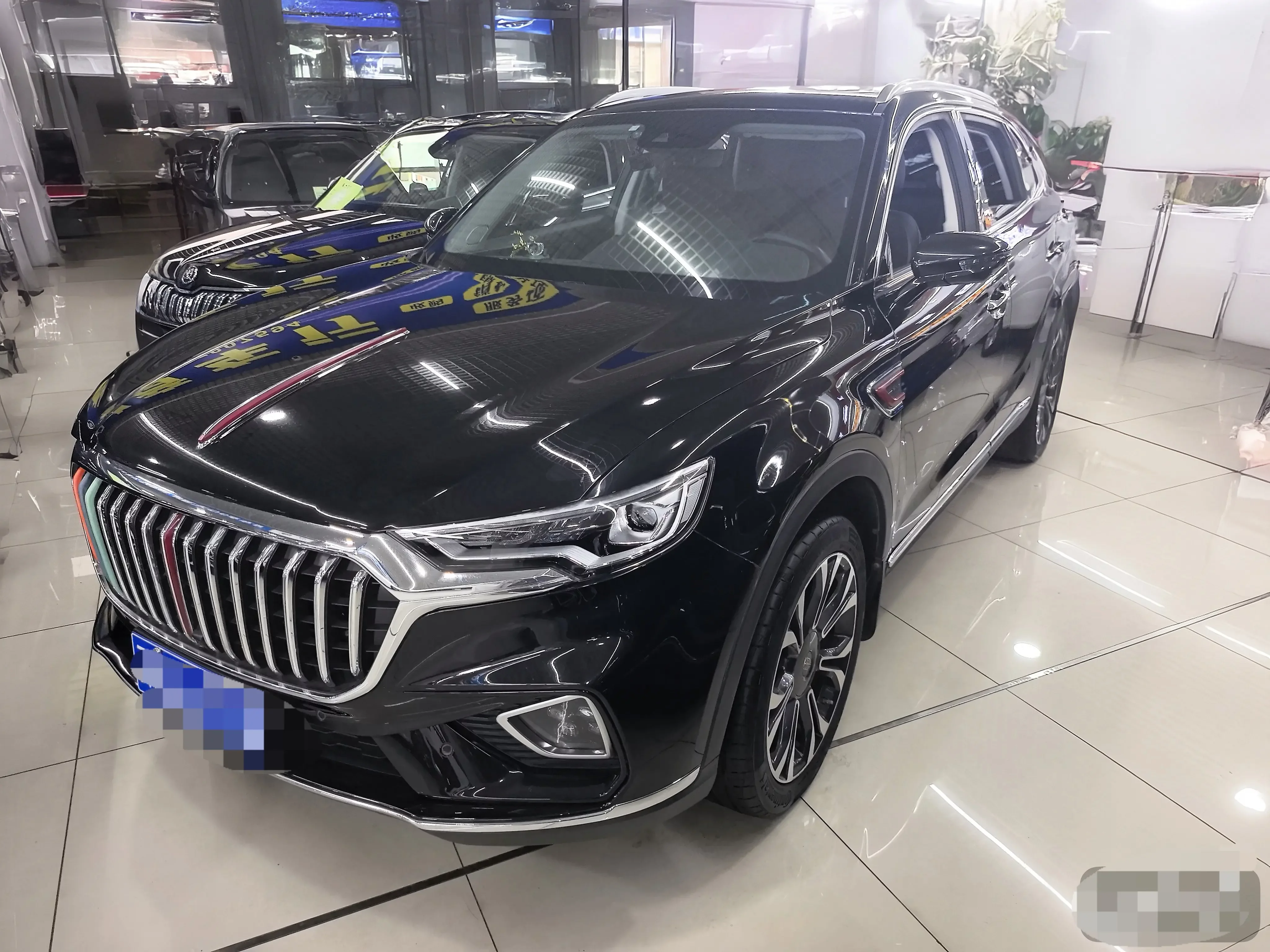 Hongqi HS5  из Китая