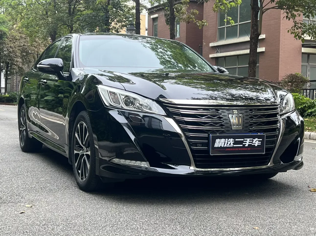 Toyota crown