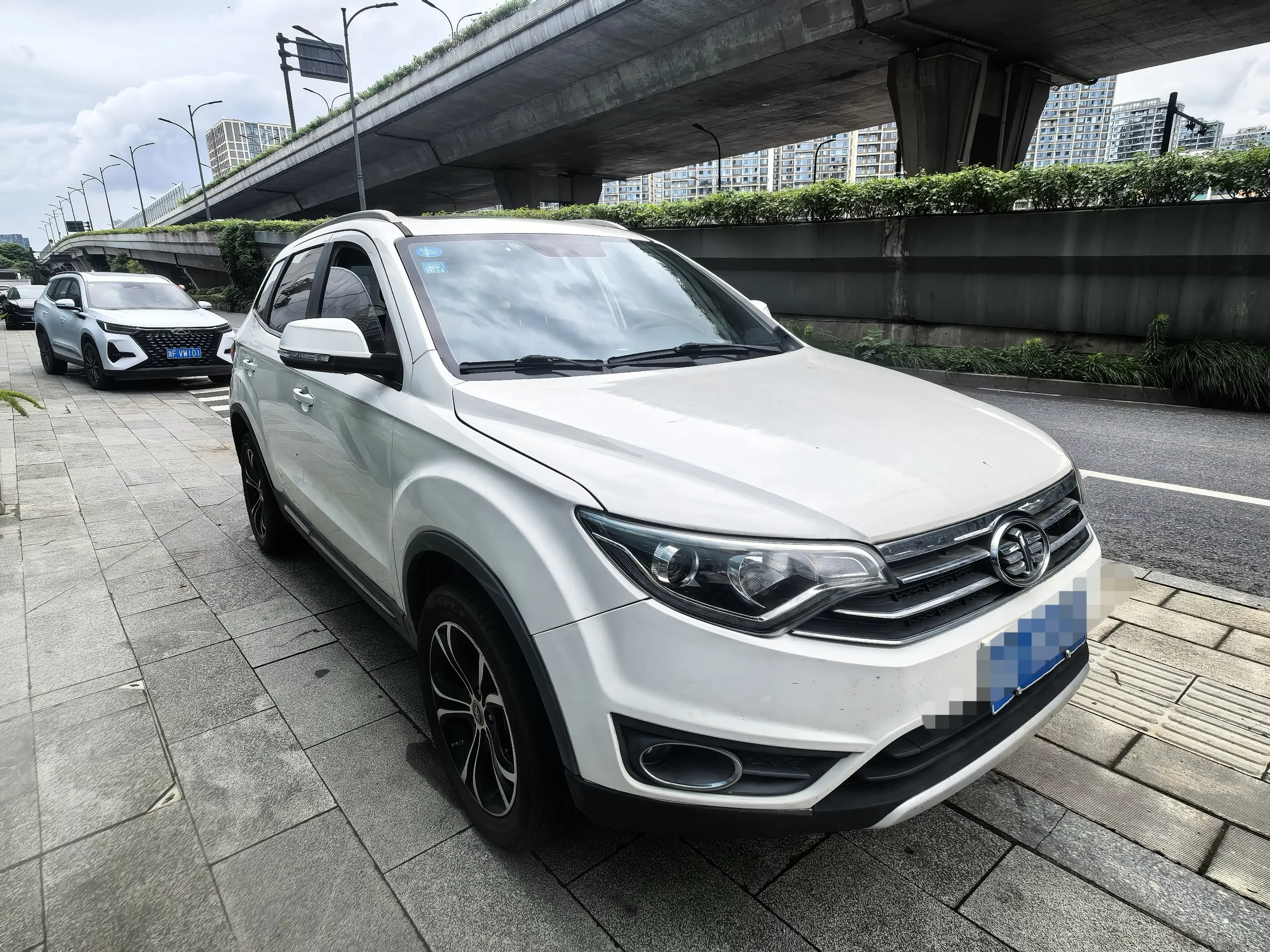 FAW Senya R7