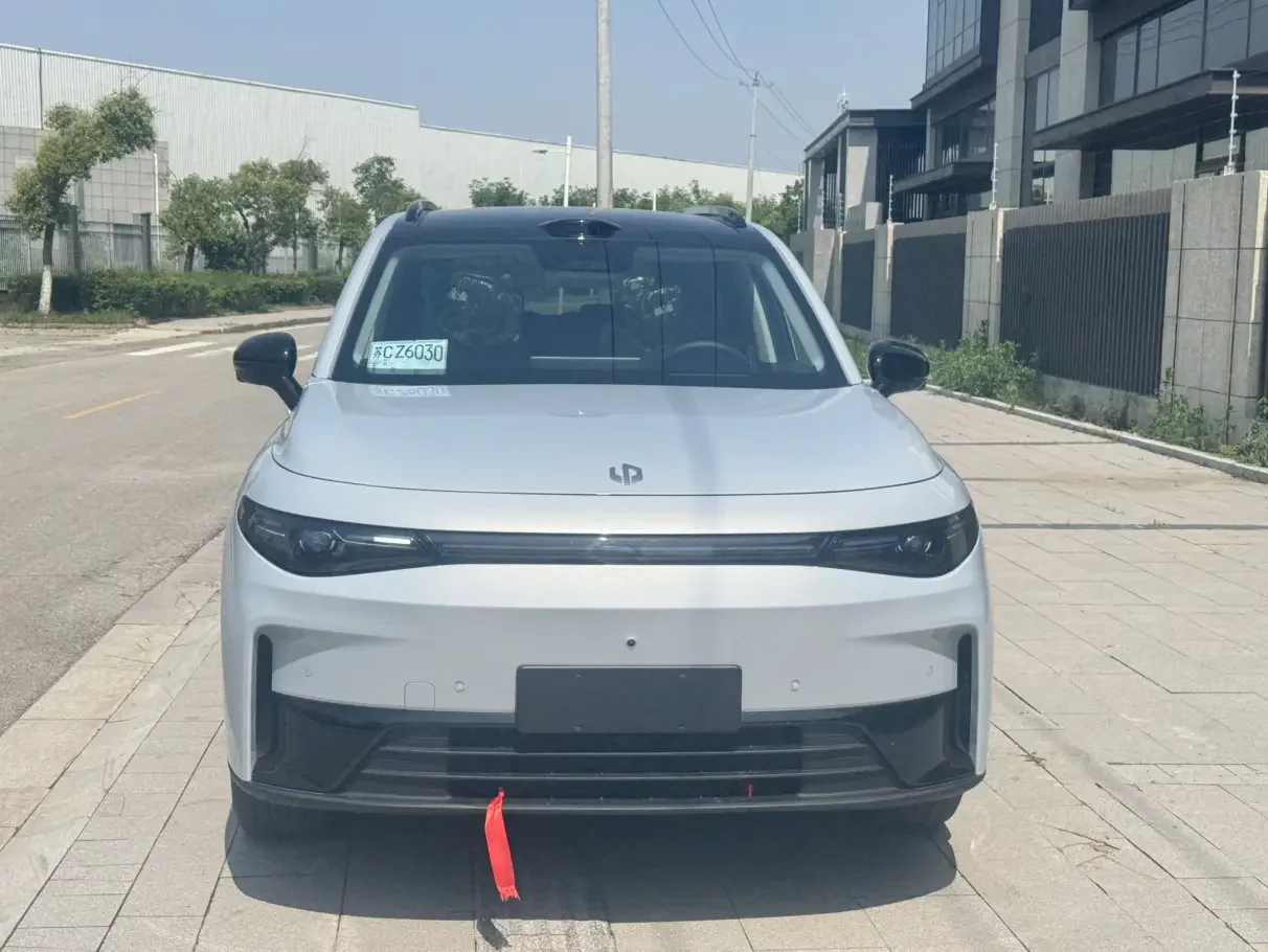 Leapmotor C16