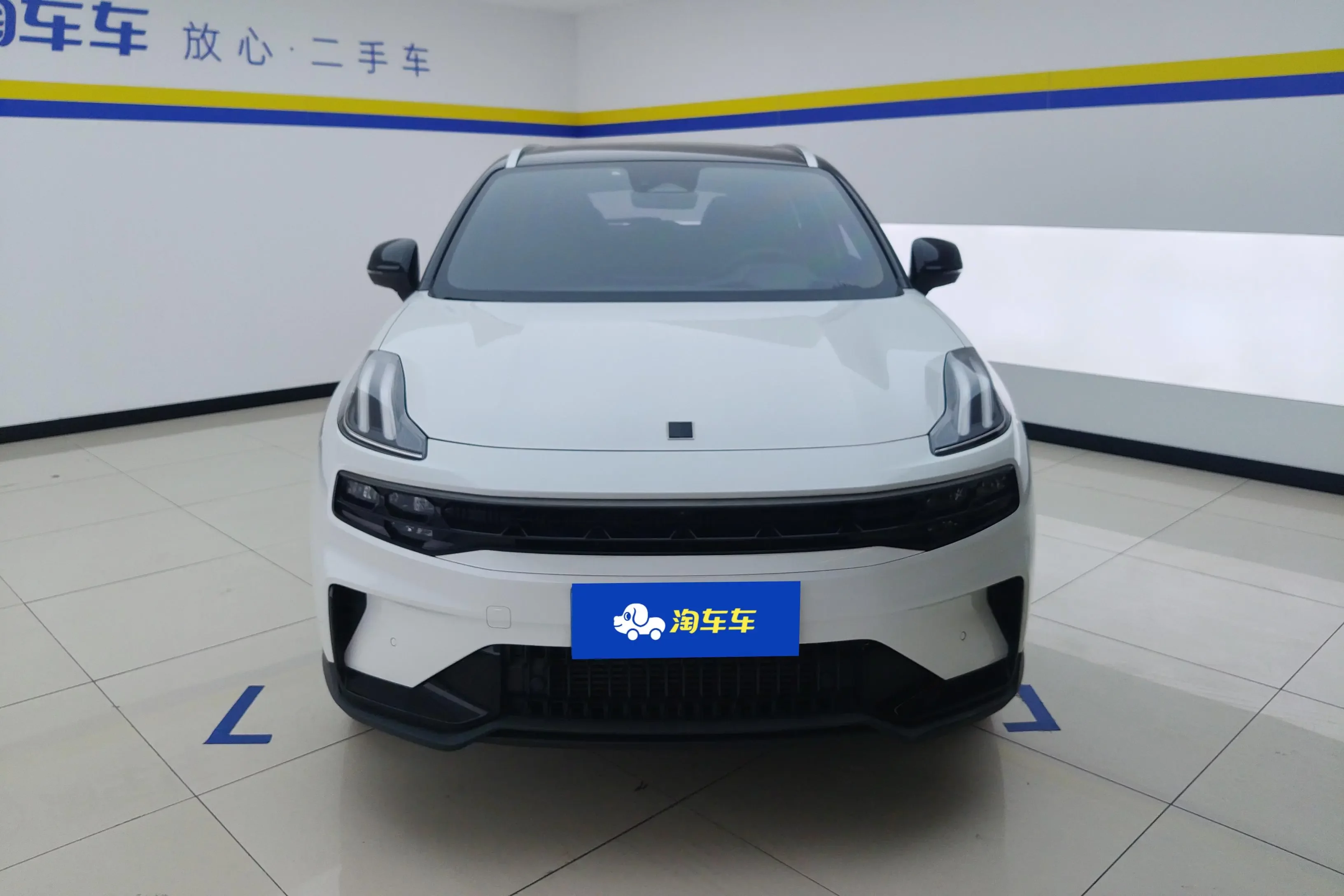 Lynk & Co 06